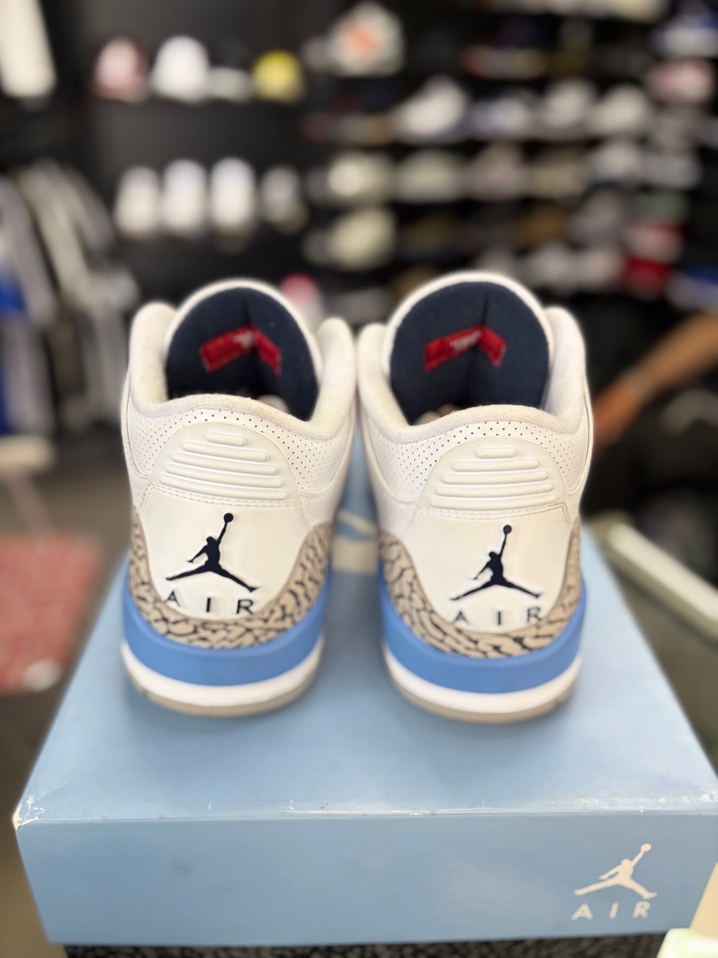 Jordan 3 “UNC” Size 8