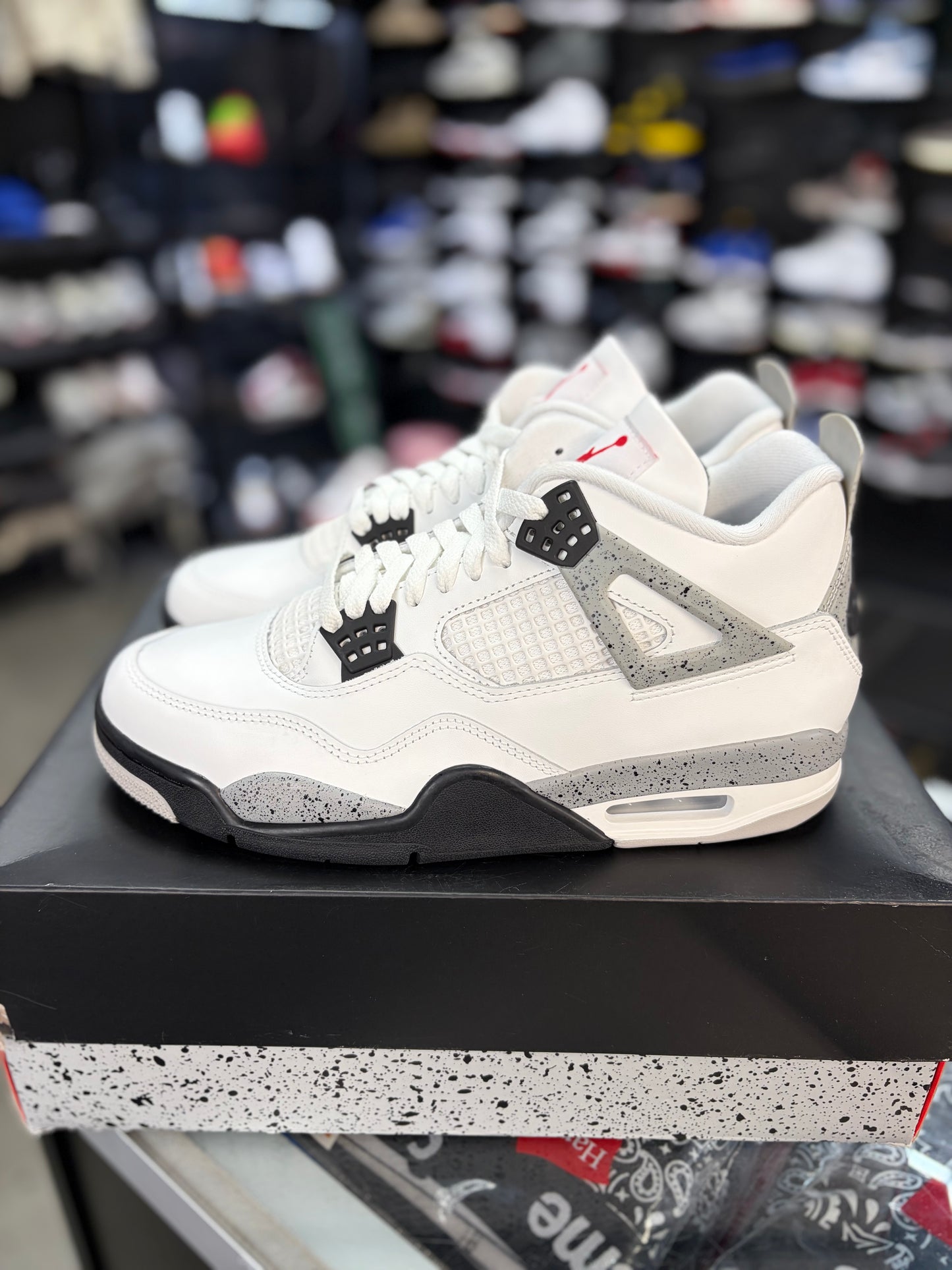 Jordan 4 “White Cement” Size 9.5