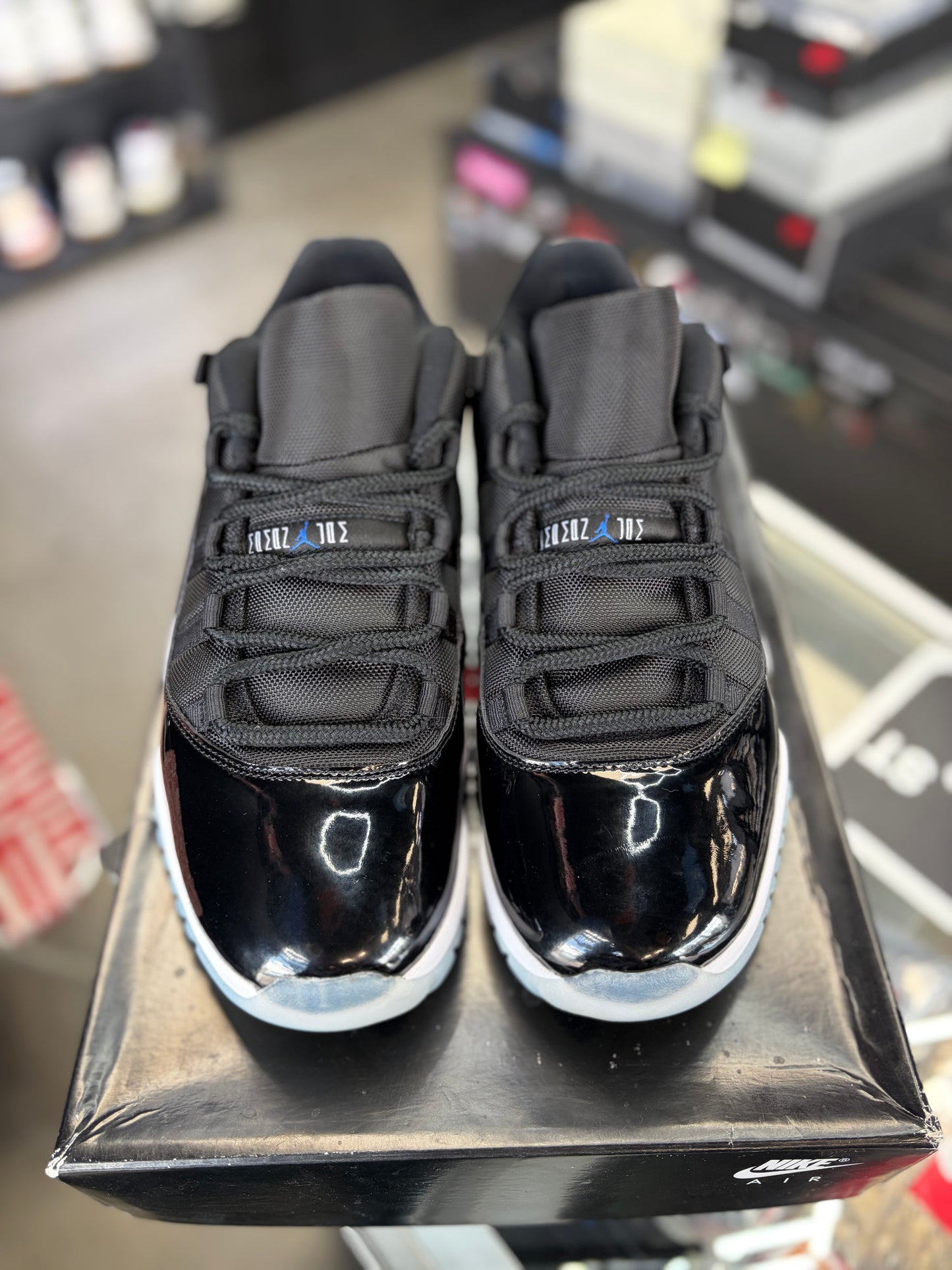 Jordan 11 Low “SPACEJAM” Size 11