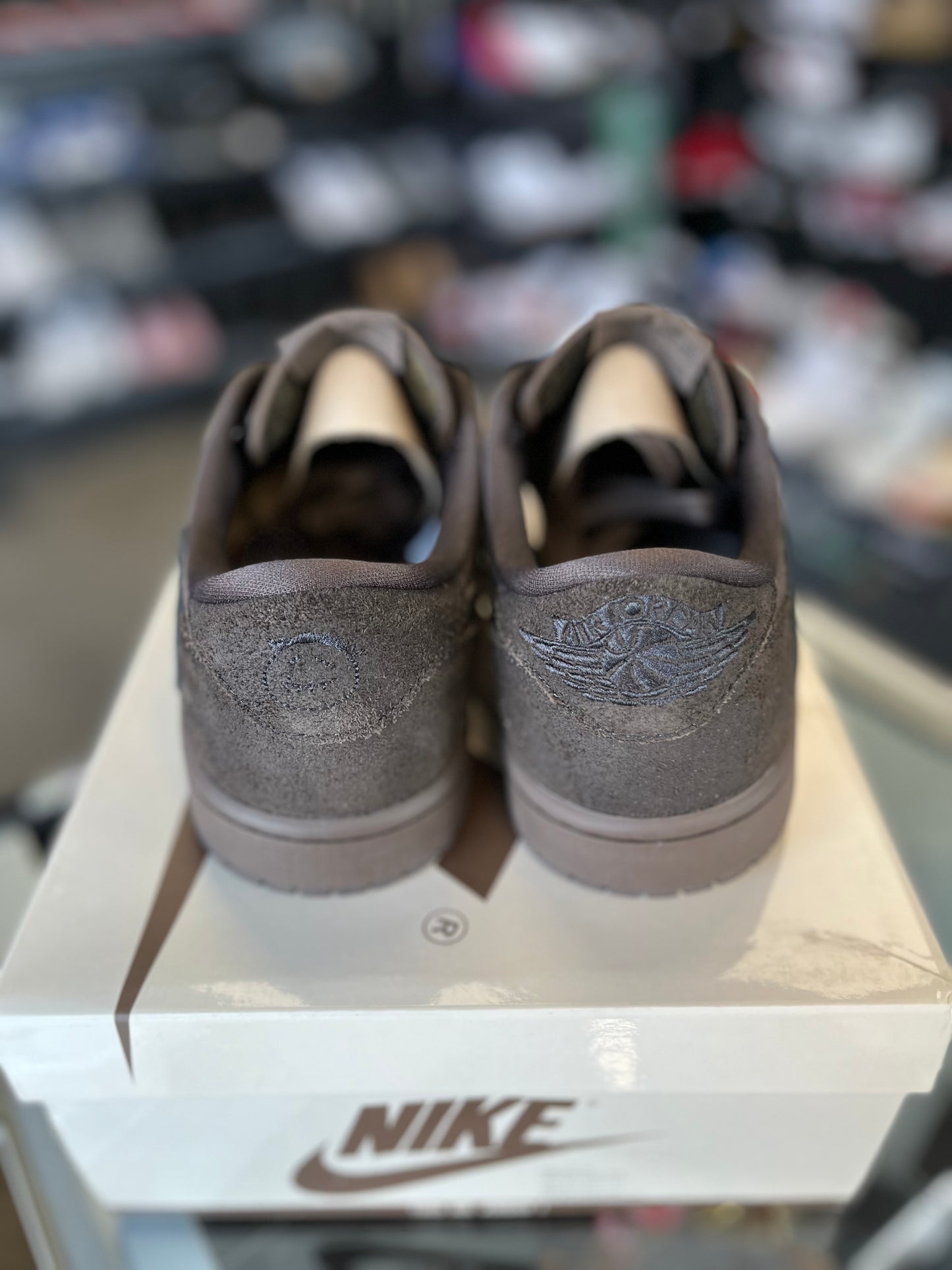 Jordan 1 Low x Travis Scott “Velvet Brown” Size 8.5