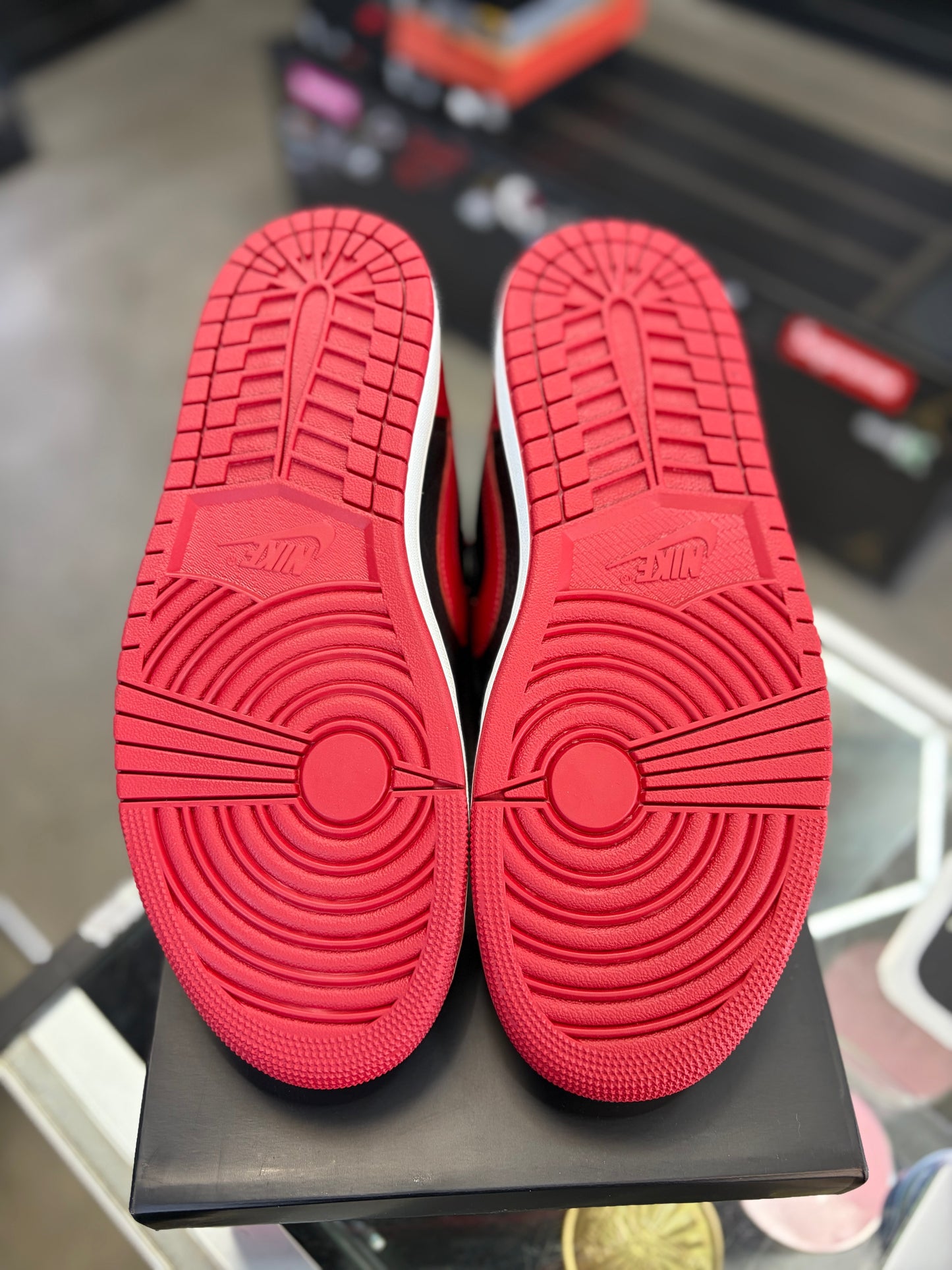 Jordan 1 Low “Banned” Size 10.5