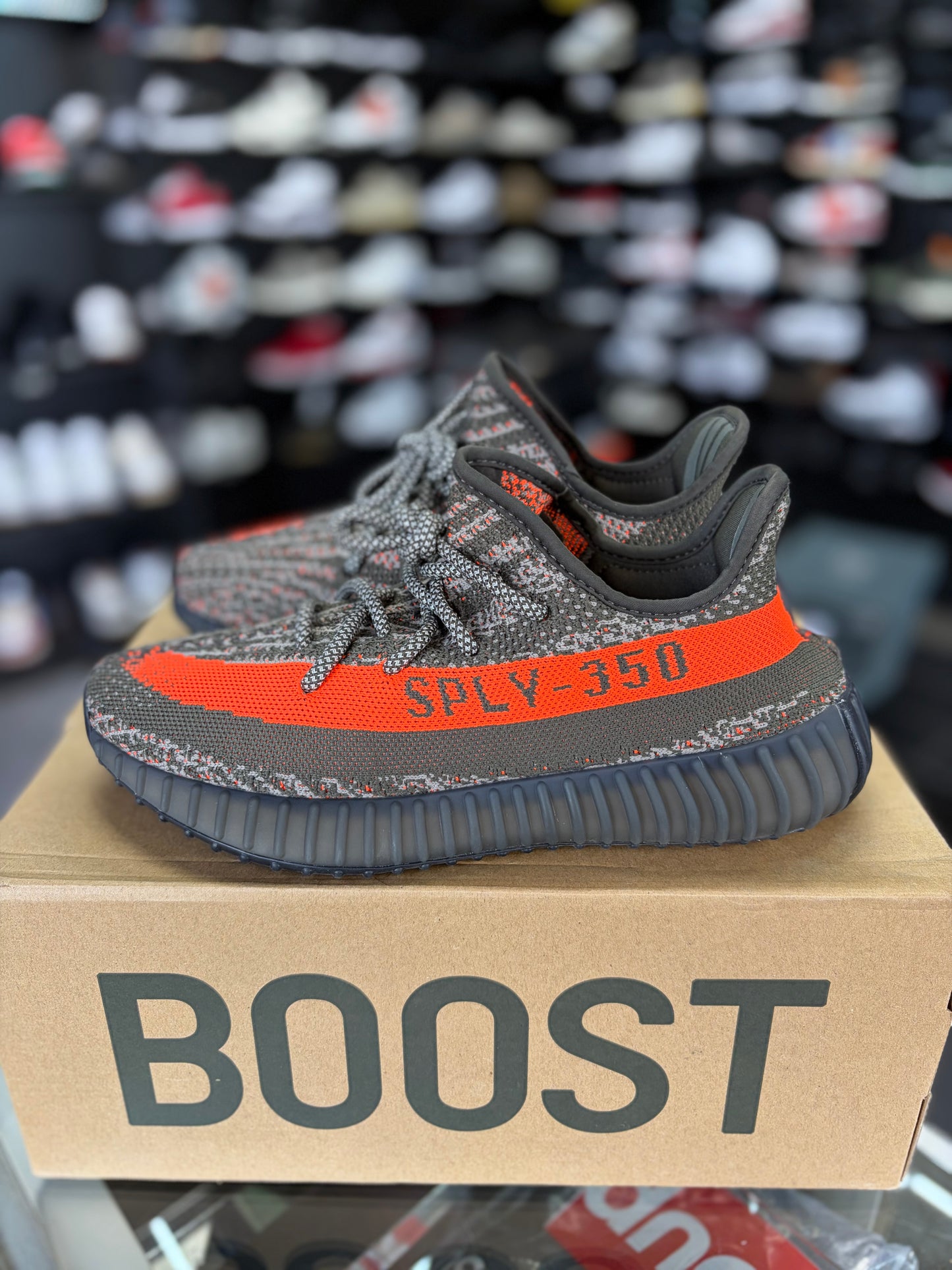 Yeezy 350 “Carbon Beluga” Size 7y/ 8.5women