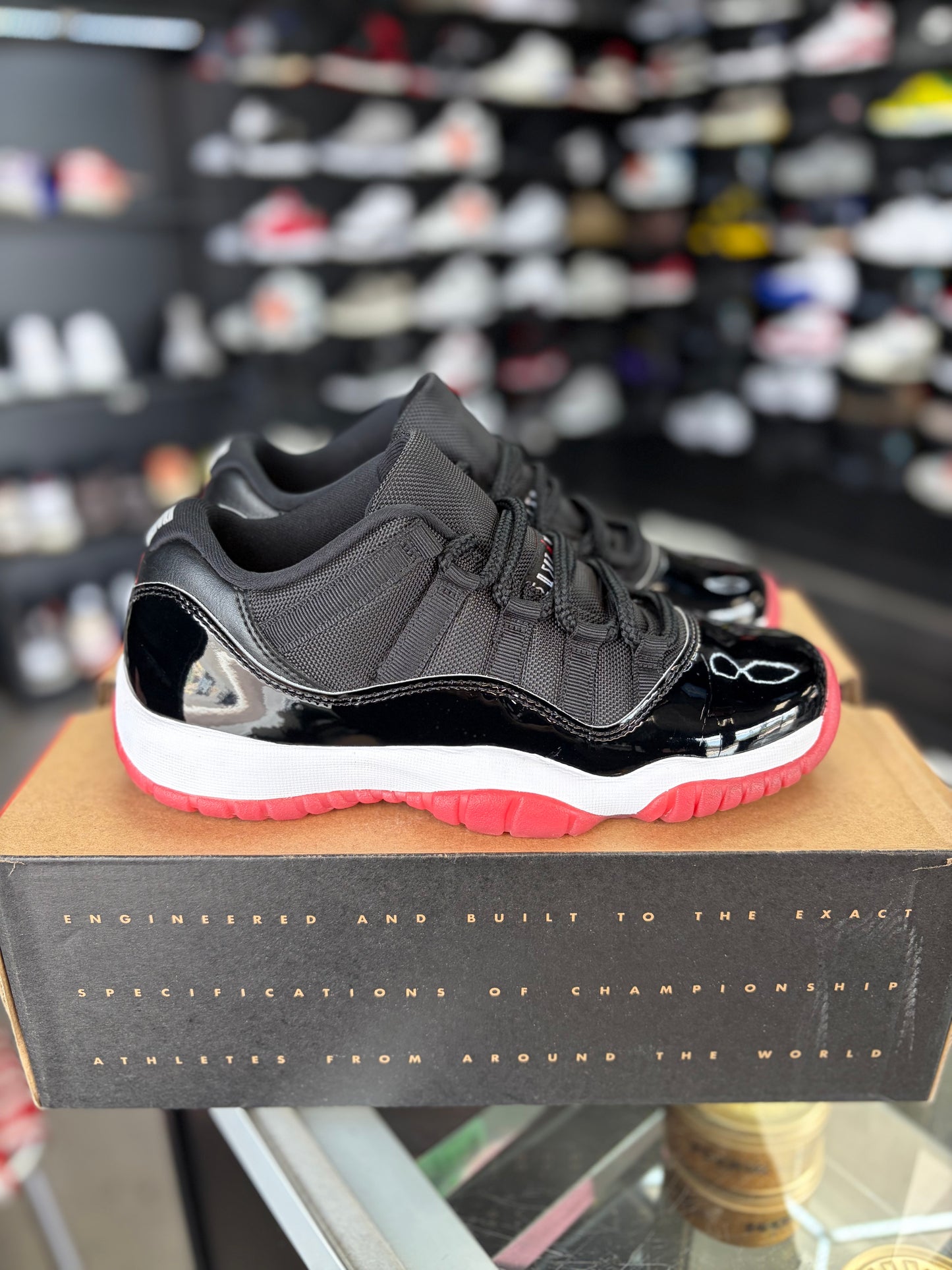 Jordan 11 Low (Gs) Size 6.5y/8w