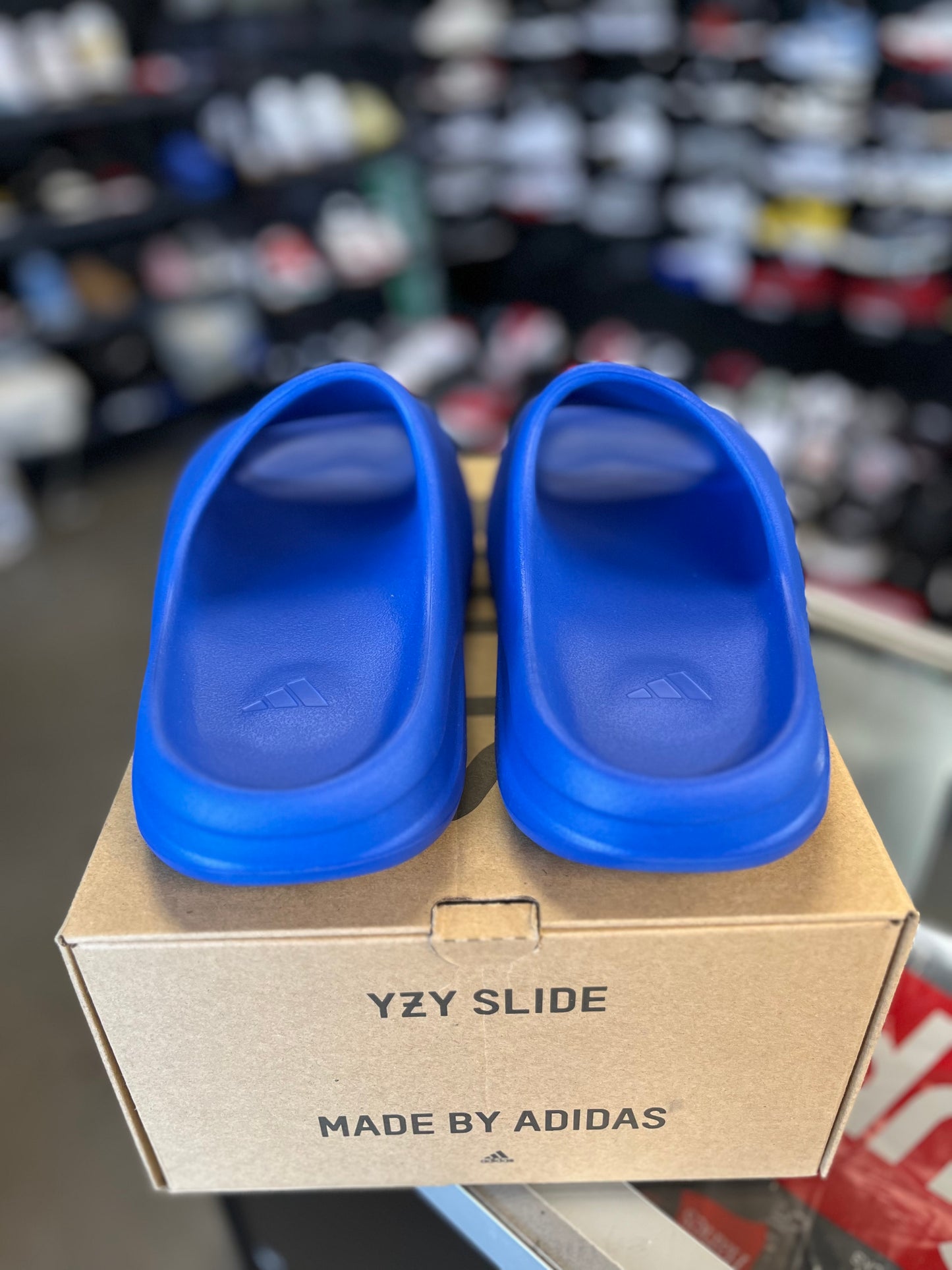 Yeezy Slide “Azure” Size 9
