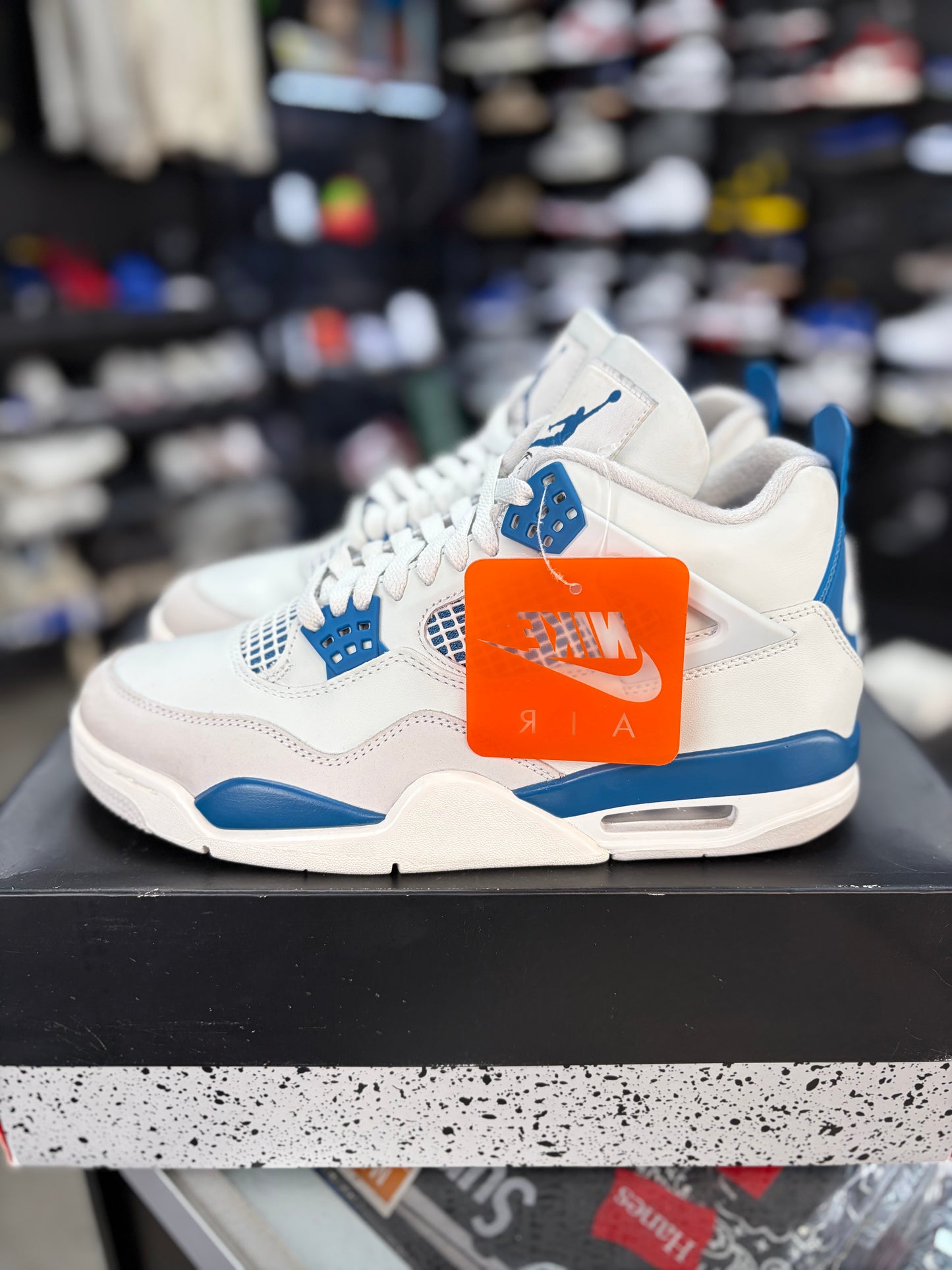 Jordan 4 “Military Blue” Size 9.5