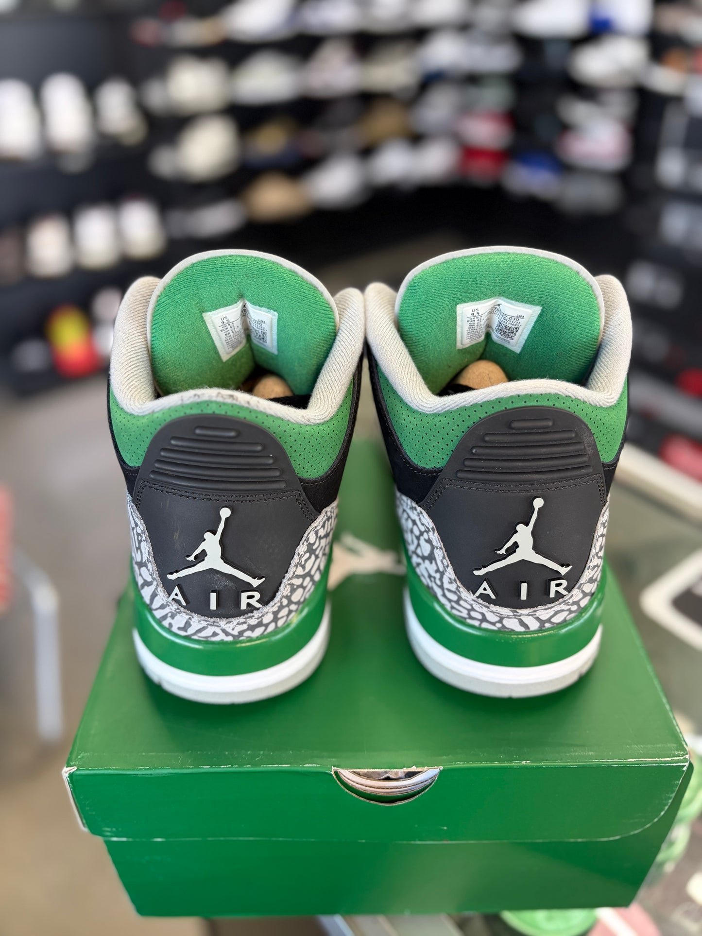 Jordan 3 “Pine Green” Size 9.5