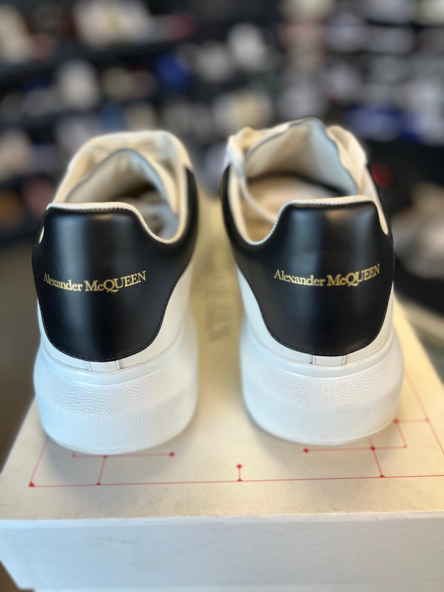 Alexander McQueen “White/Black” Size 44EU