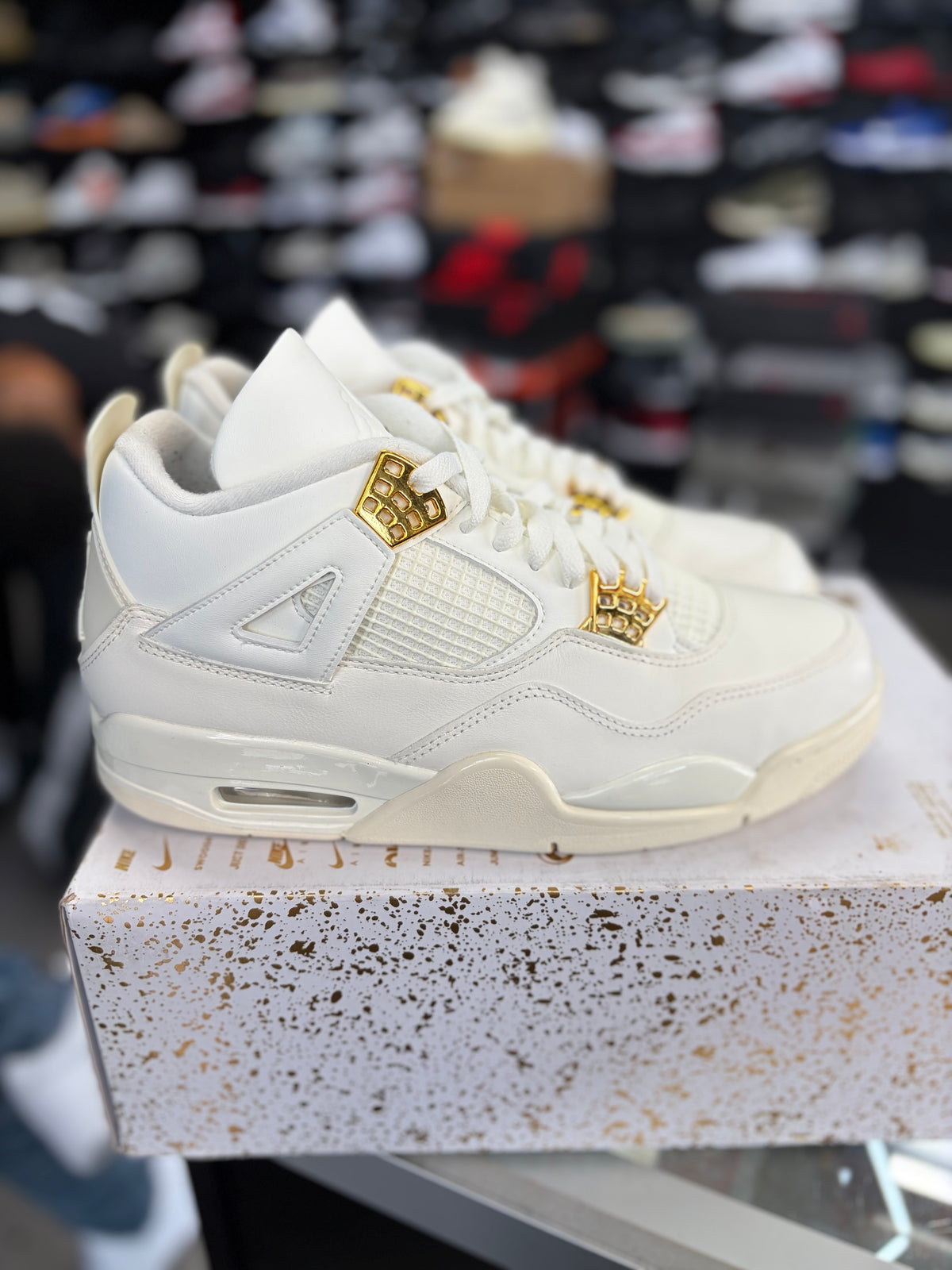 Jordan 4 “Metallic Gold” Size 10 Men