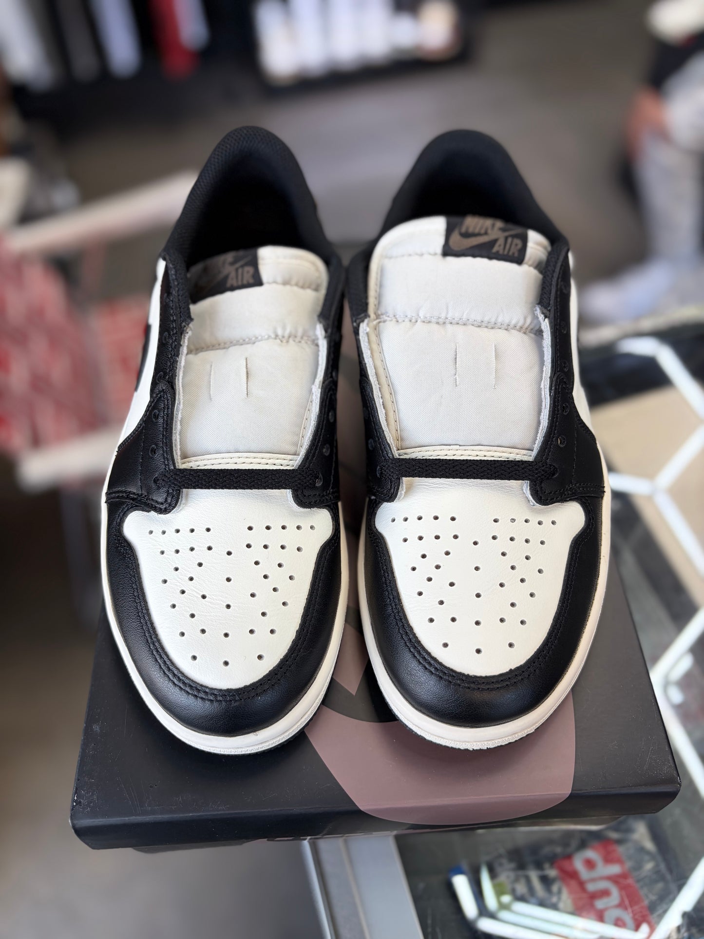 Jordan 1 Low “Mocha” Size 8.5