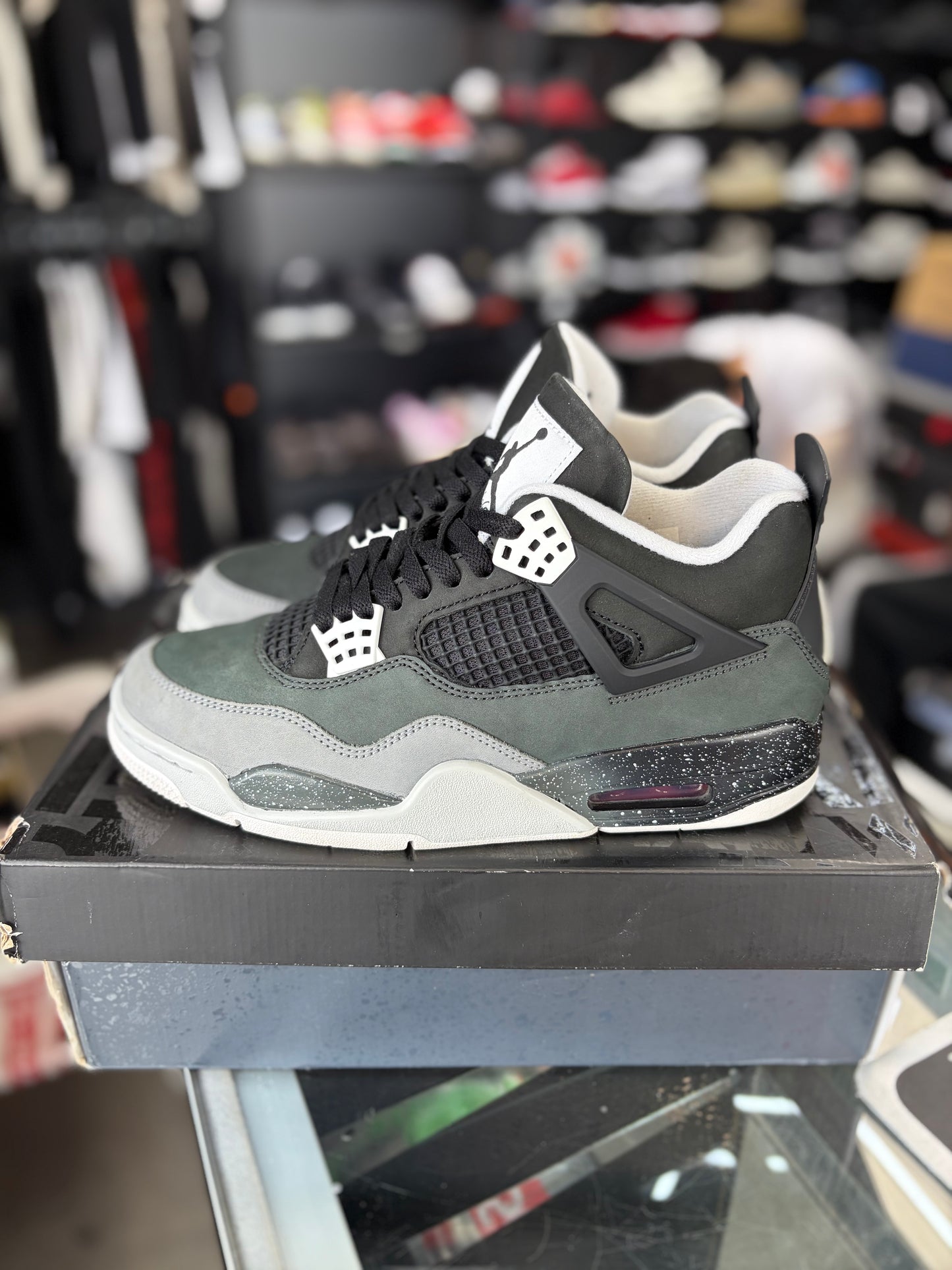Jordan 4 “Fear” Size 9