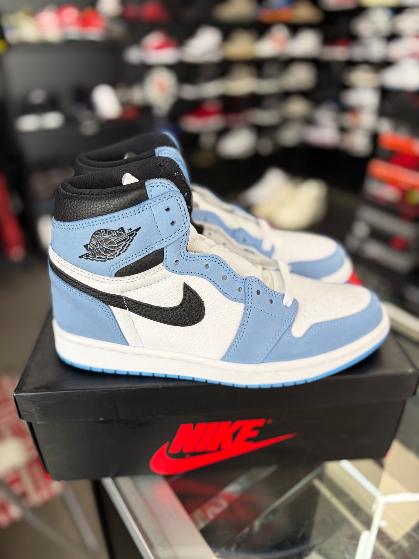 Jordan 1 “University Blue” Size 9