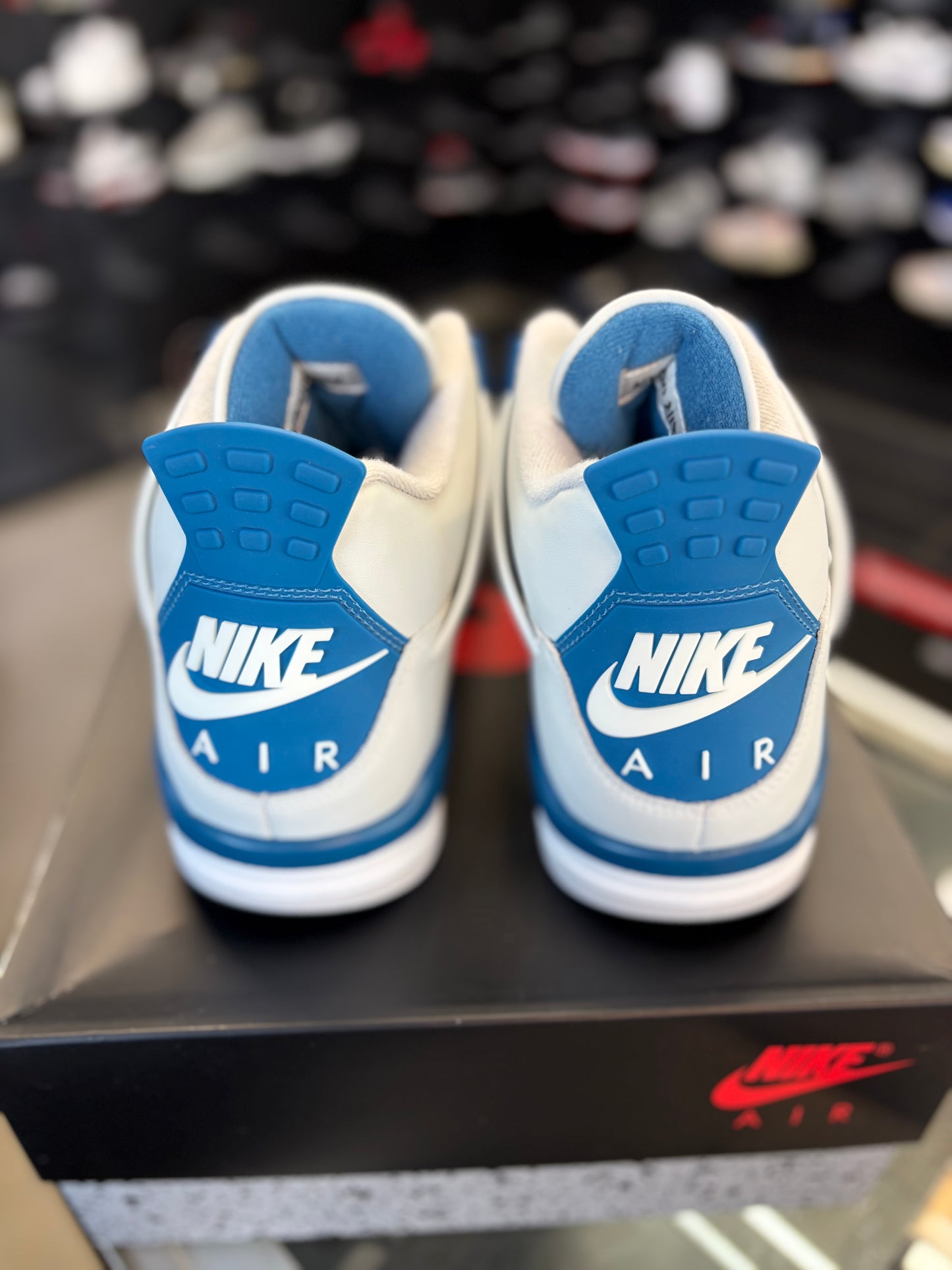 Jordan 4 “Military Blue” Size 9.5