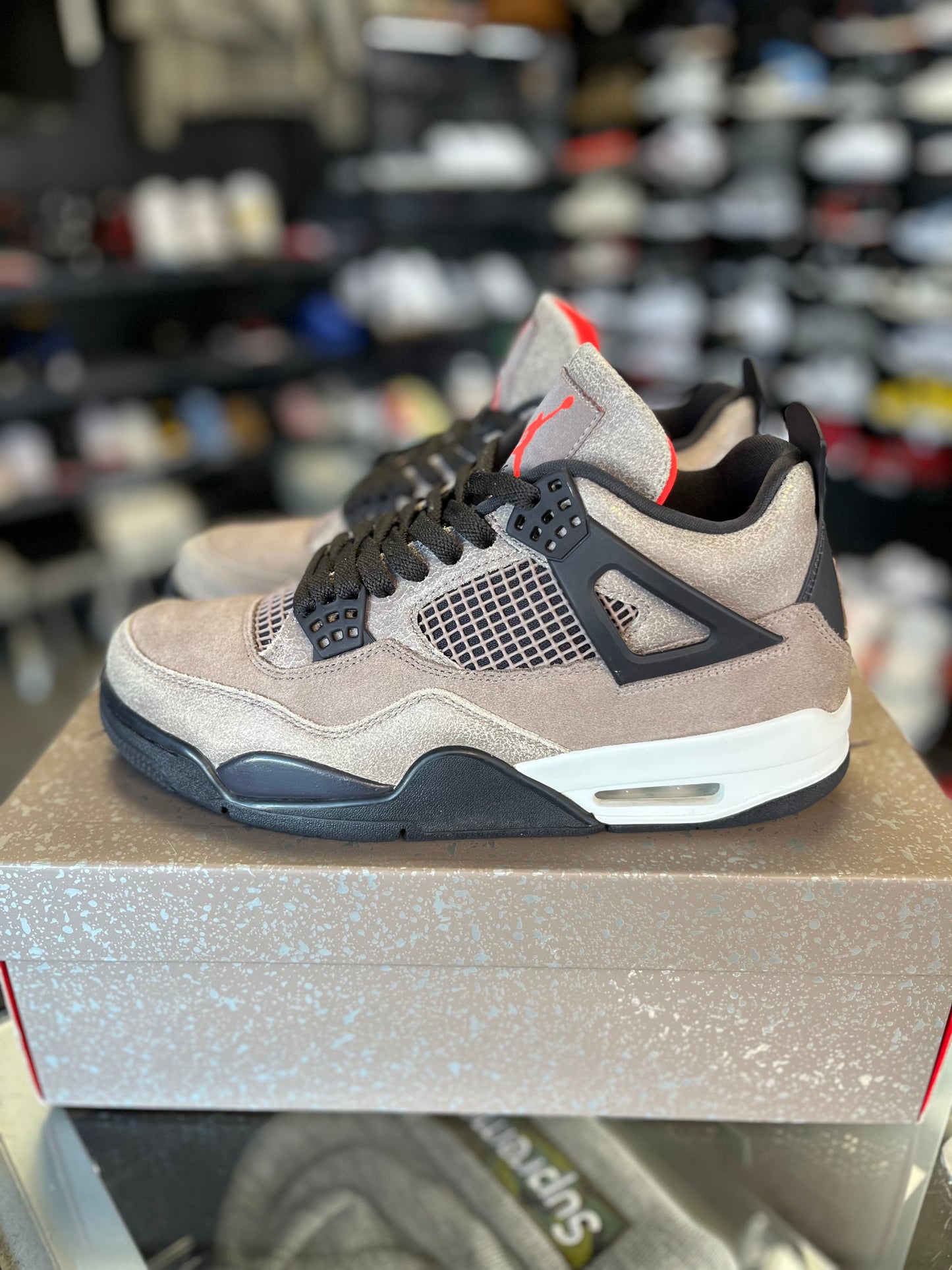 Jordan 4 “Taupe Haze” Size 9.5