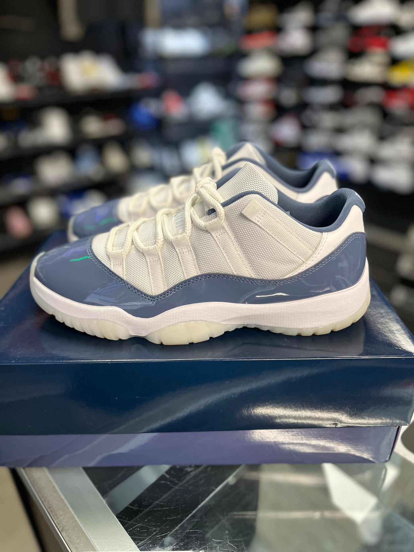 Jordan 11 Low “Diffused Blue” Size 9.5