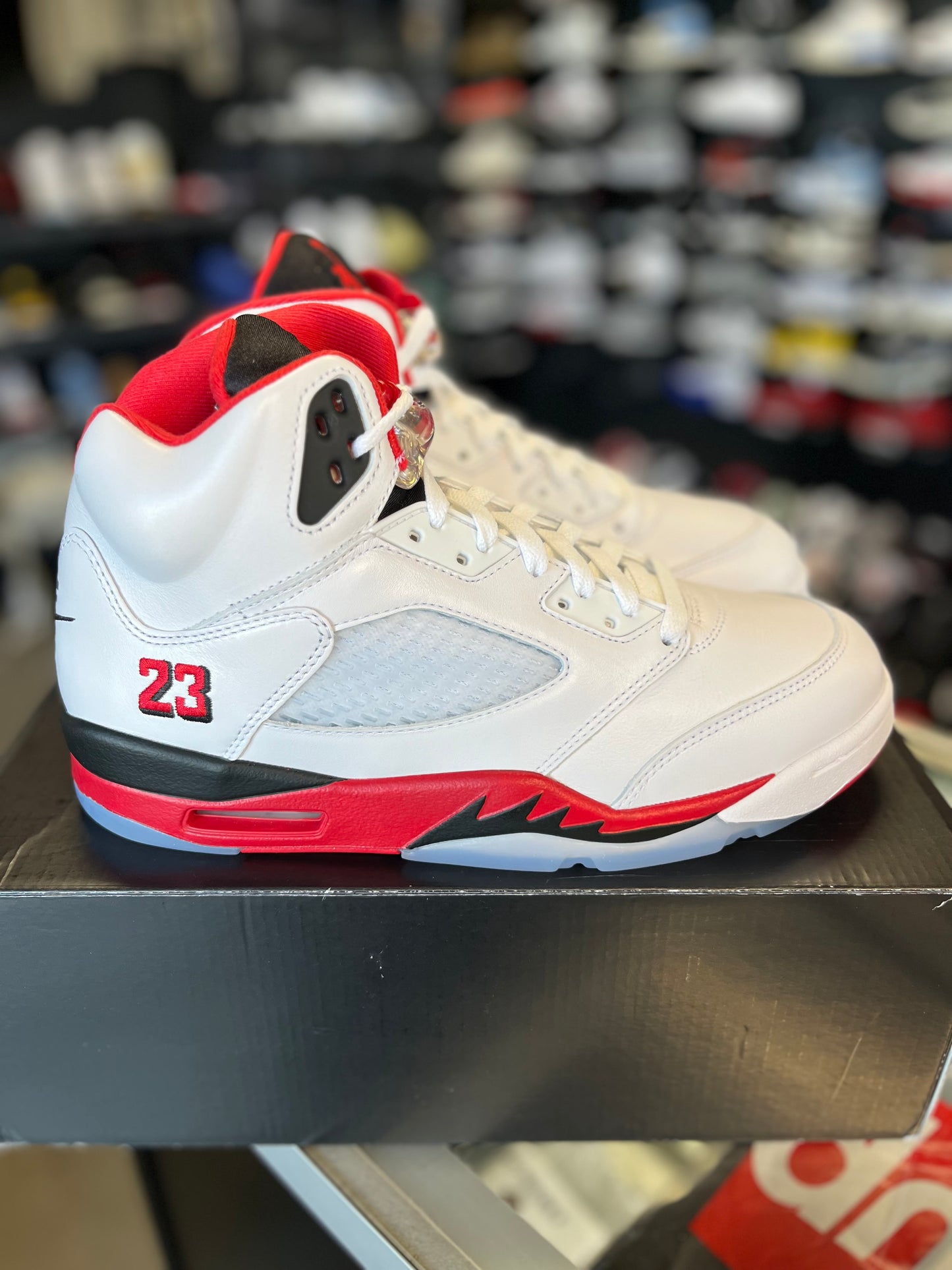 Jordan 5 “Fire Red” (2025) Size 10