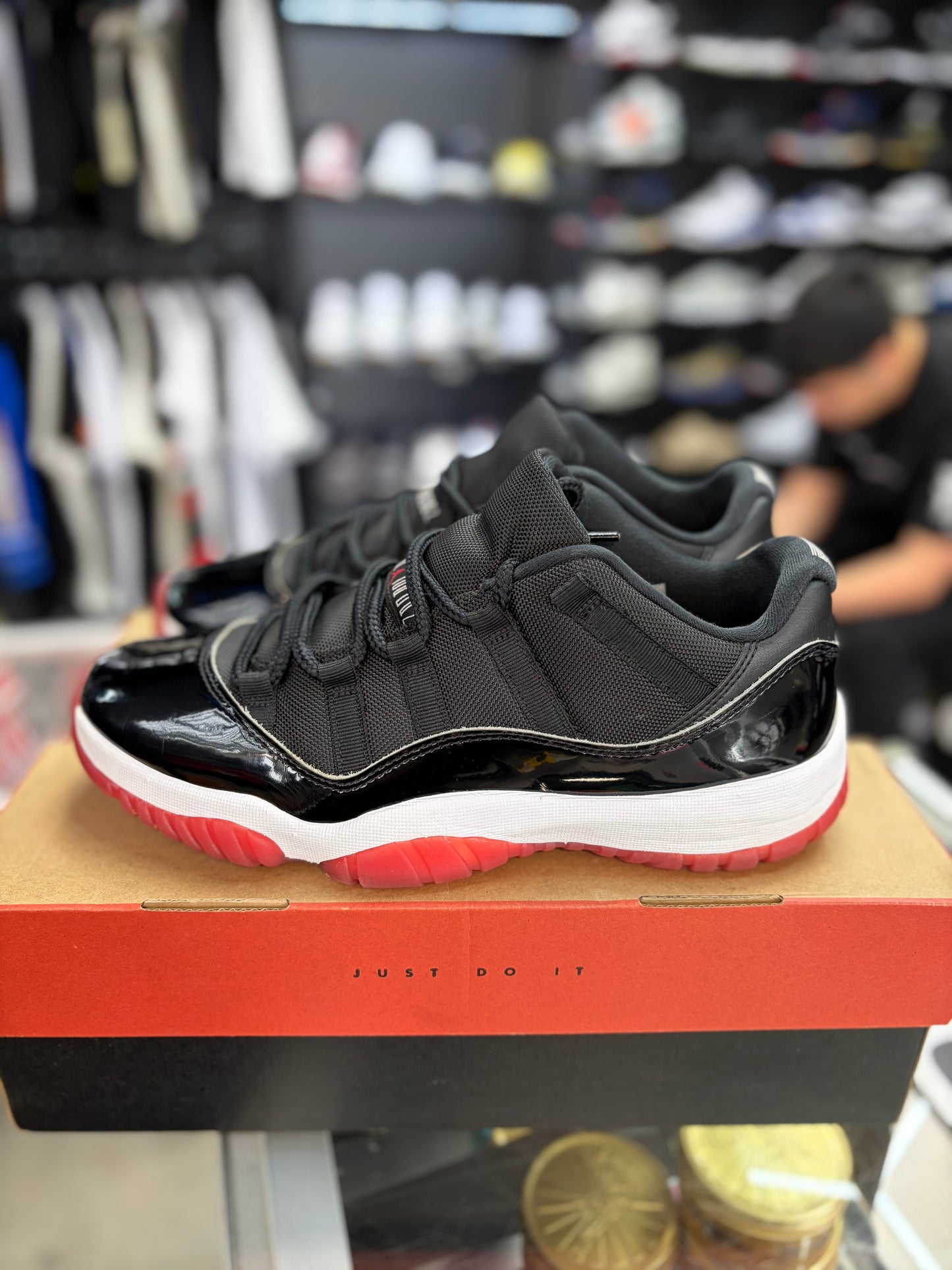 Jordan 11 Low “Bred” (2025) Size 10
