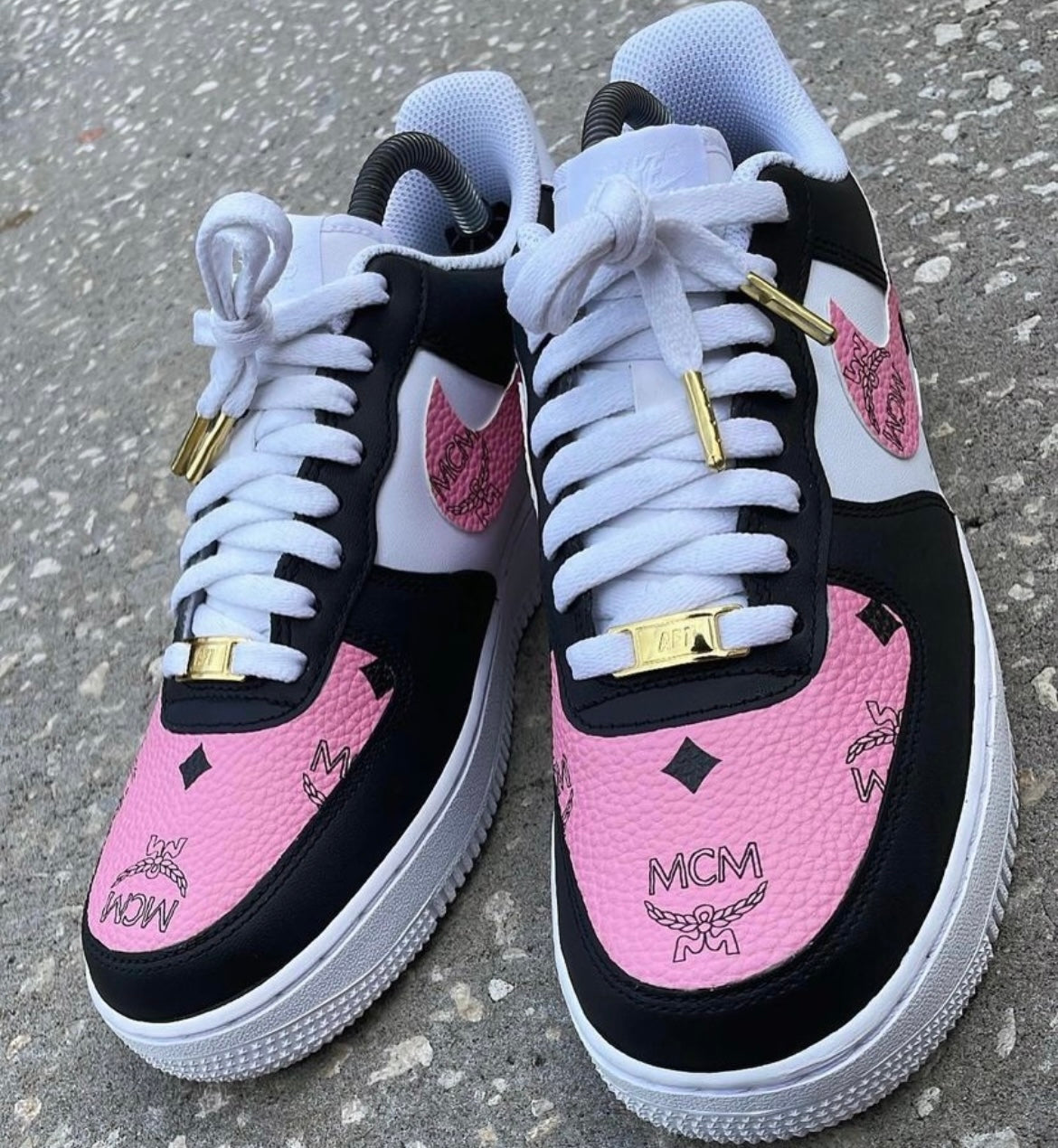 Custom Air Force 1 “Pink MCM”