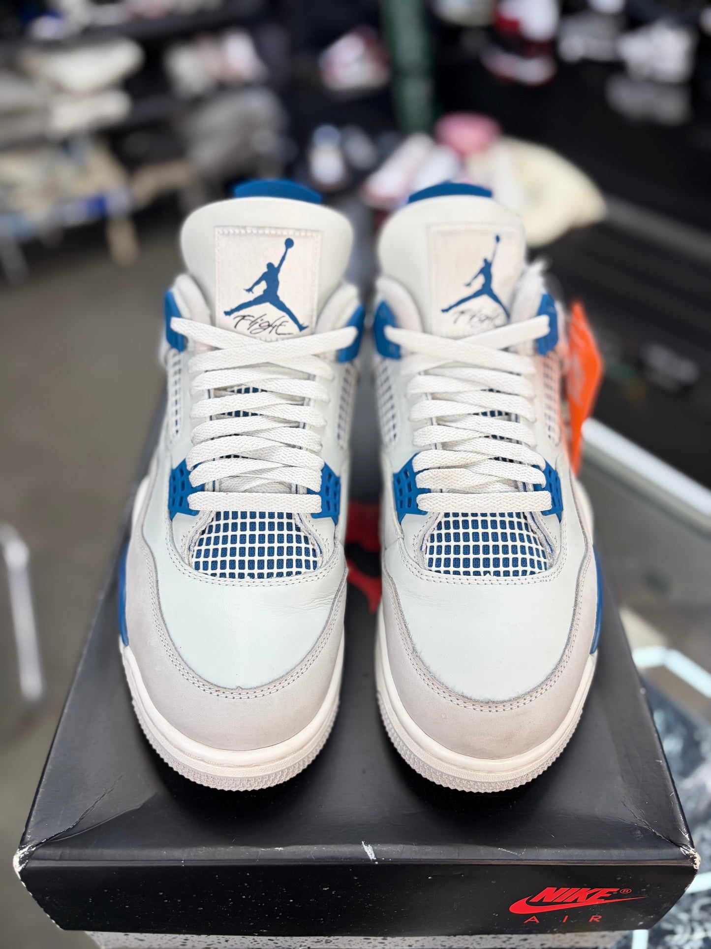 Jordan 4 “Military Blue” Size 9.5