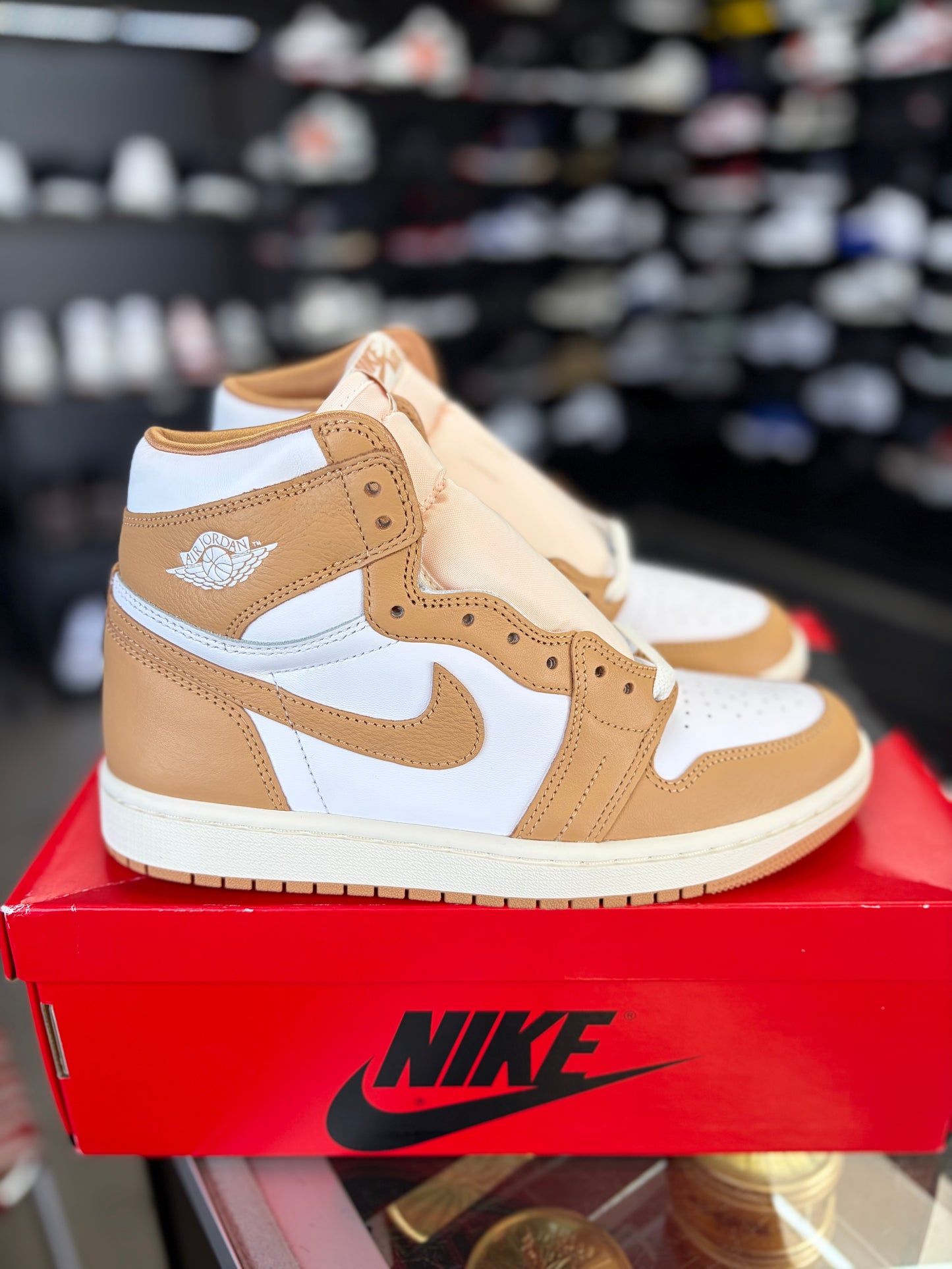 Jordan 1 Women’s “Praline” Size 8w/6.5y