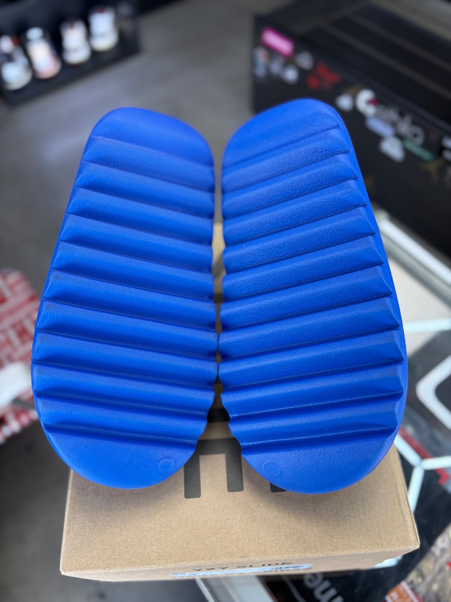 Yeezy Slide “Azure” Size 8