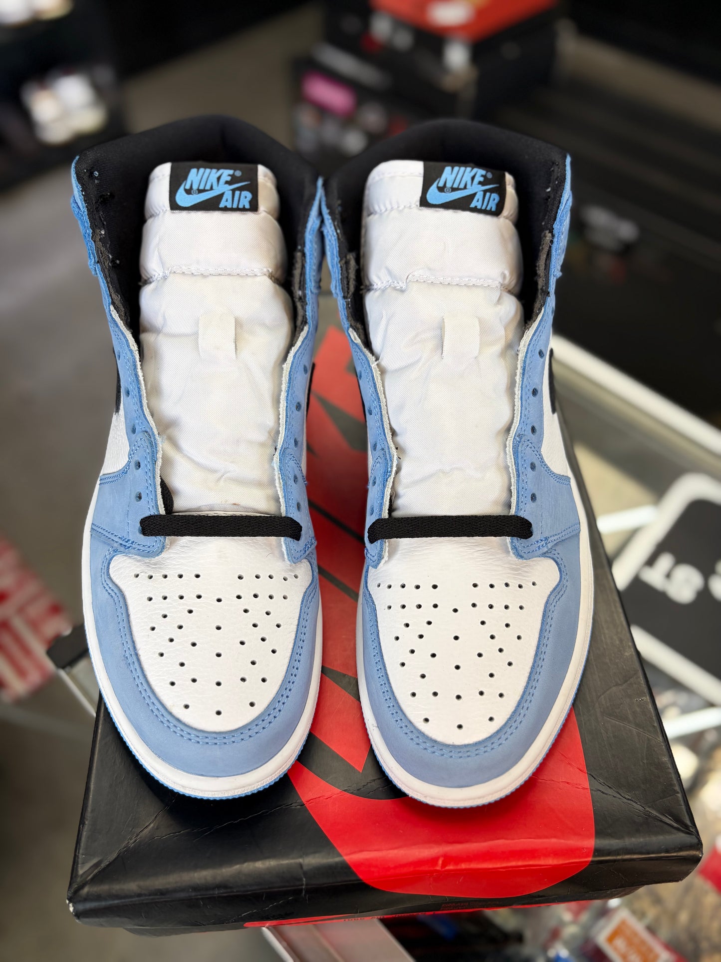 Jordan 1 “University Blue” Size 9.5