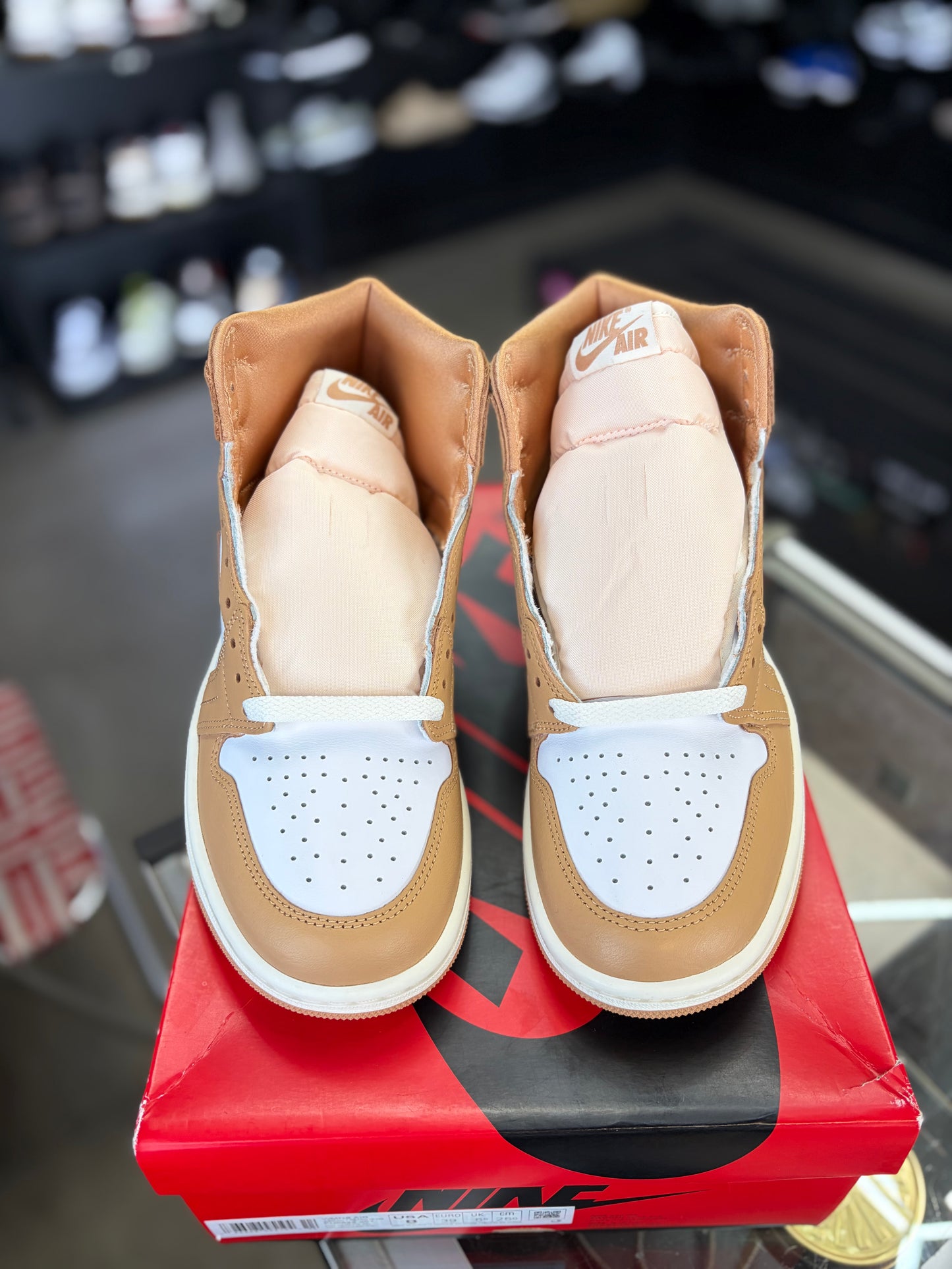 Jordan 1 Women’s “Praline” Size 8w/6.5y