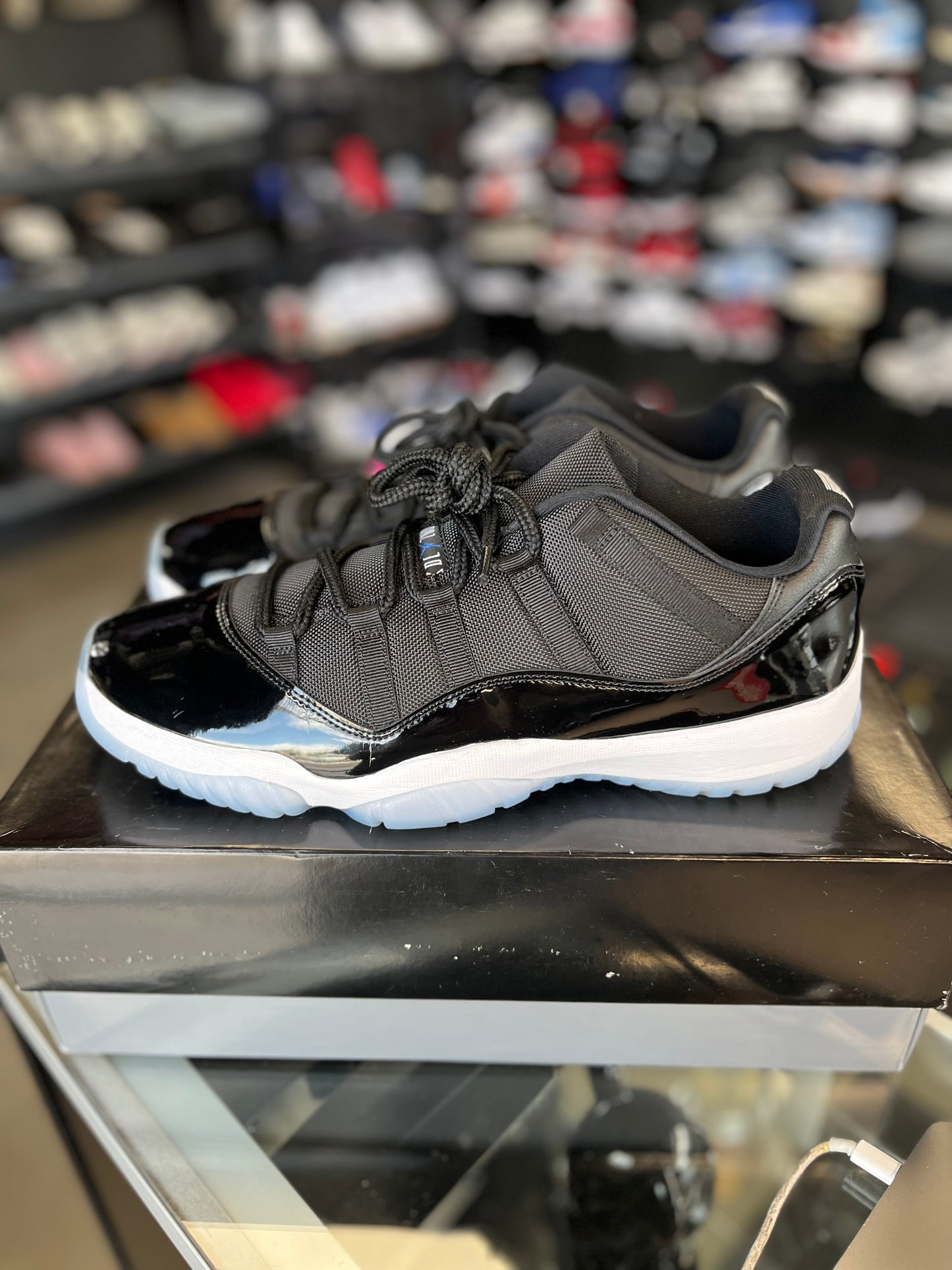 Jordan 11 Low “SPACEJAM” Size 13
