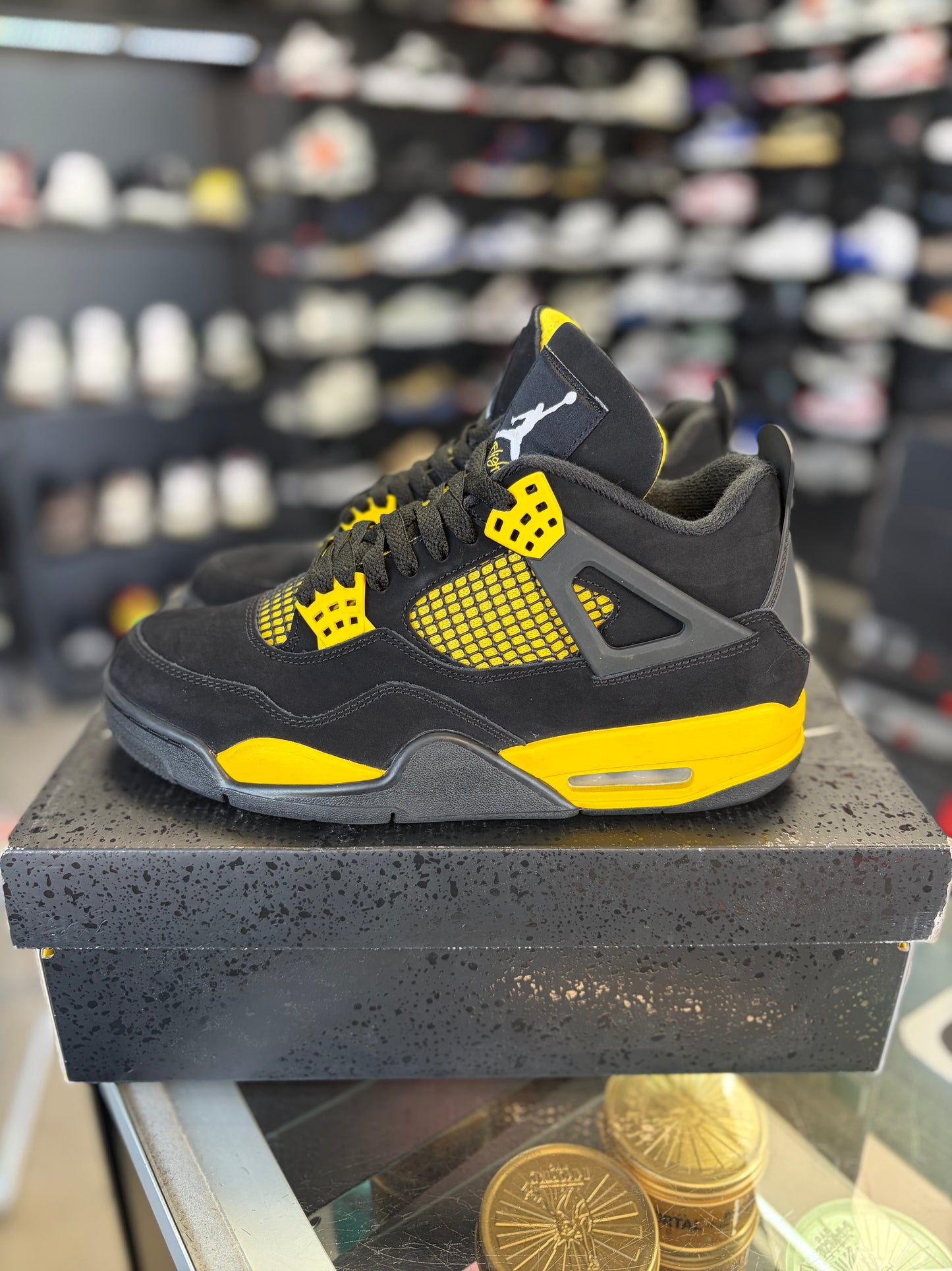 Jordan 4 “Thunder” Size 8