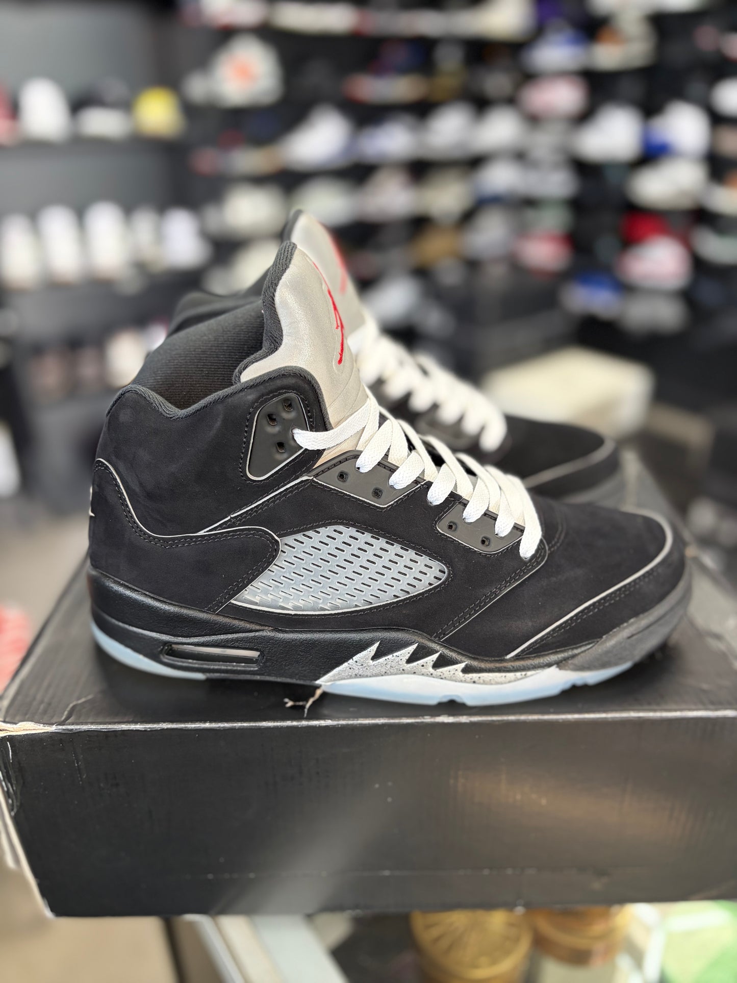 Jordan 5 “Metallic Reimagined” Size 10