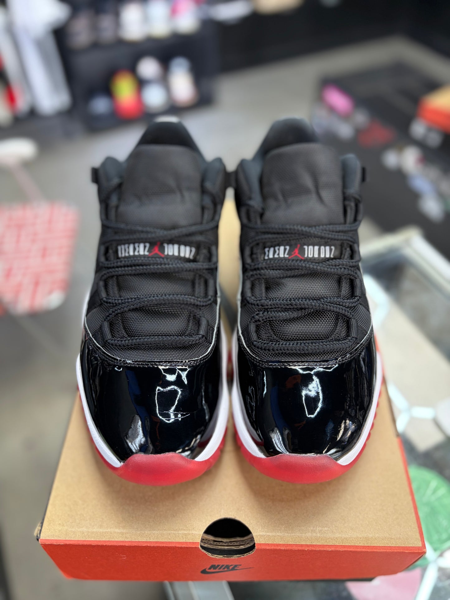 Jordan 11 Low “Bred” (2025) Size 9