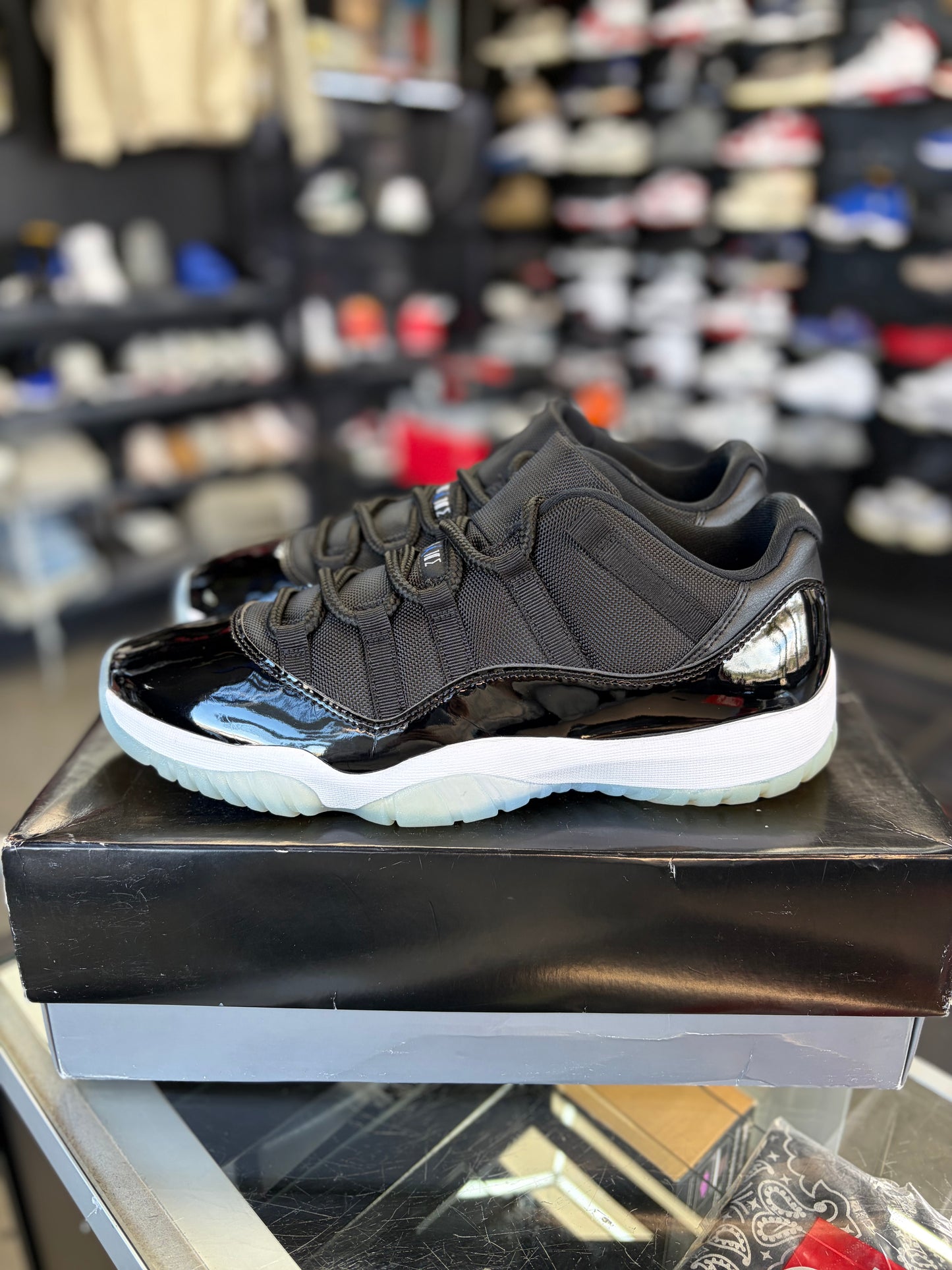 Jordan 11 Low “SPACEJAM” Size 11