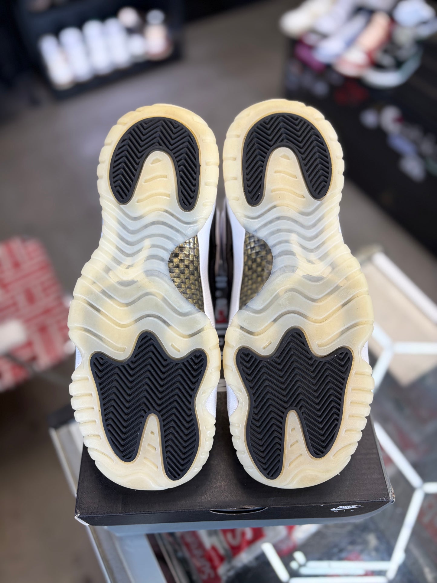 Jordan 11 “Gratitude” (Gs) Size 7y/8.5w