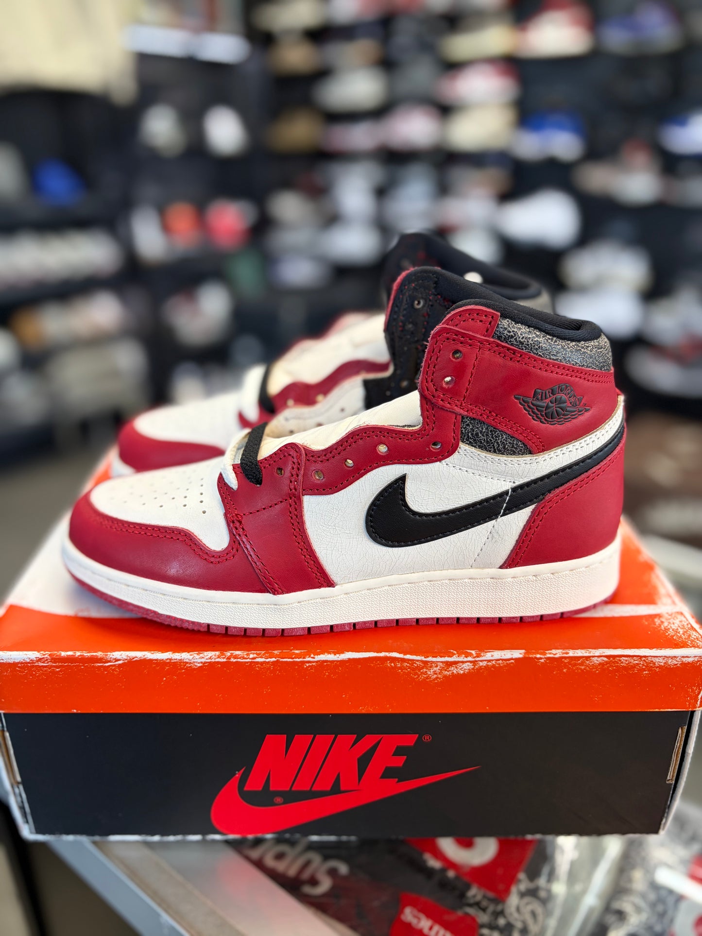 Jordan 1 “Lost & Found” (Gs) Size 5.5y / 7w
