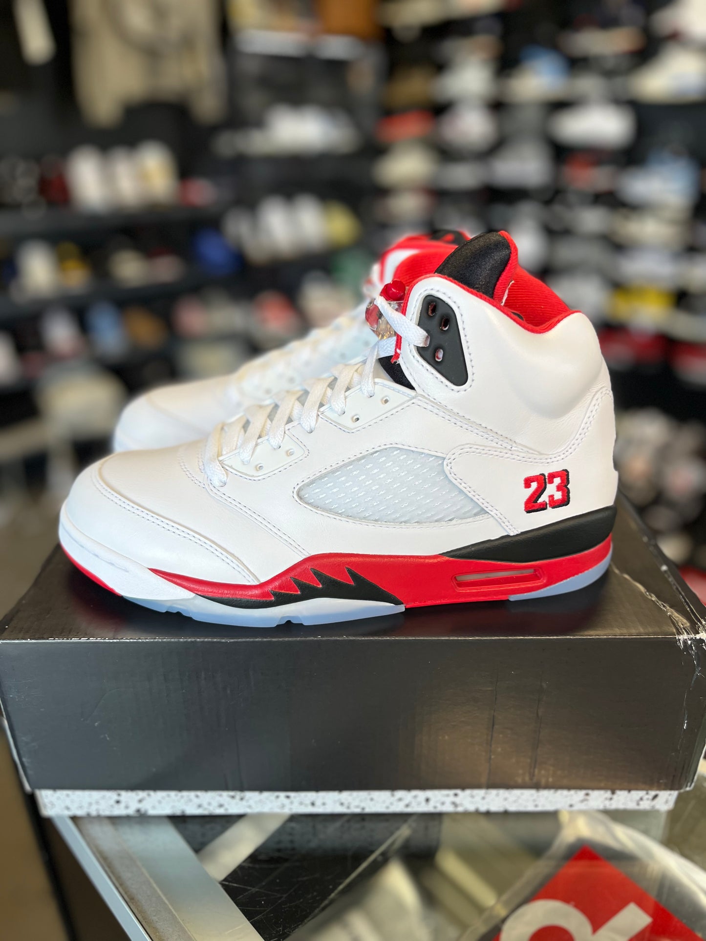 Jordan 5 “Fire Red” (2025) Size 10