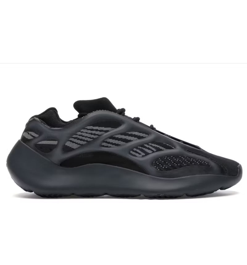 Yeezy 700 v3 “Alvah” Size 11.5