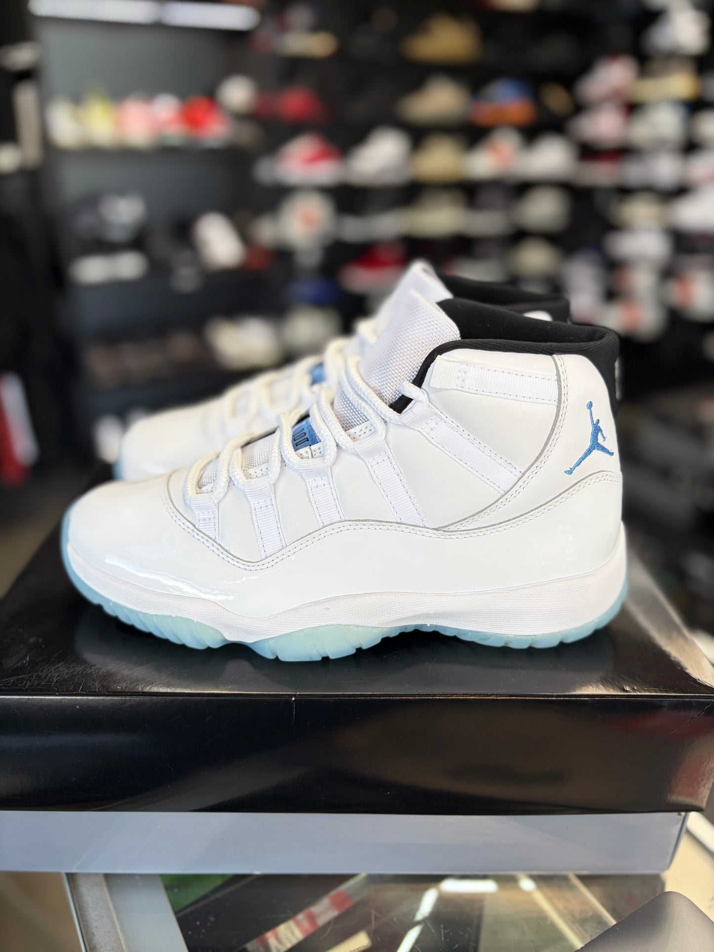 Jordan 11 “Legend Blue” Size 8