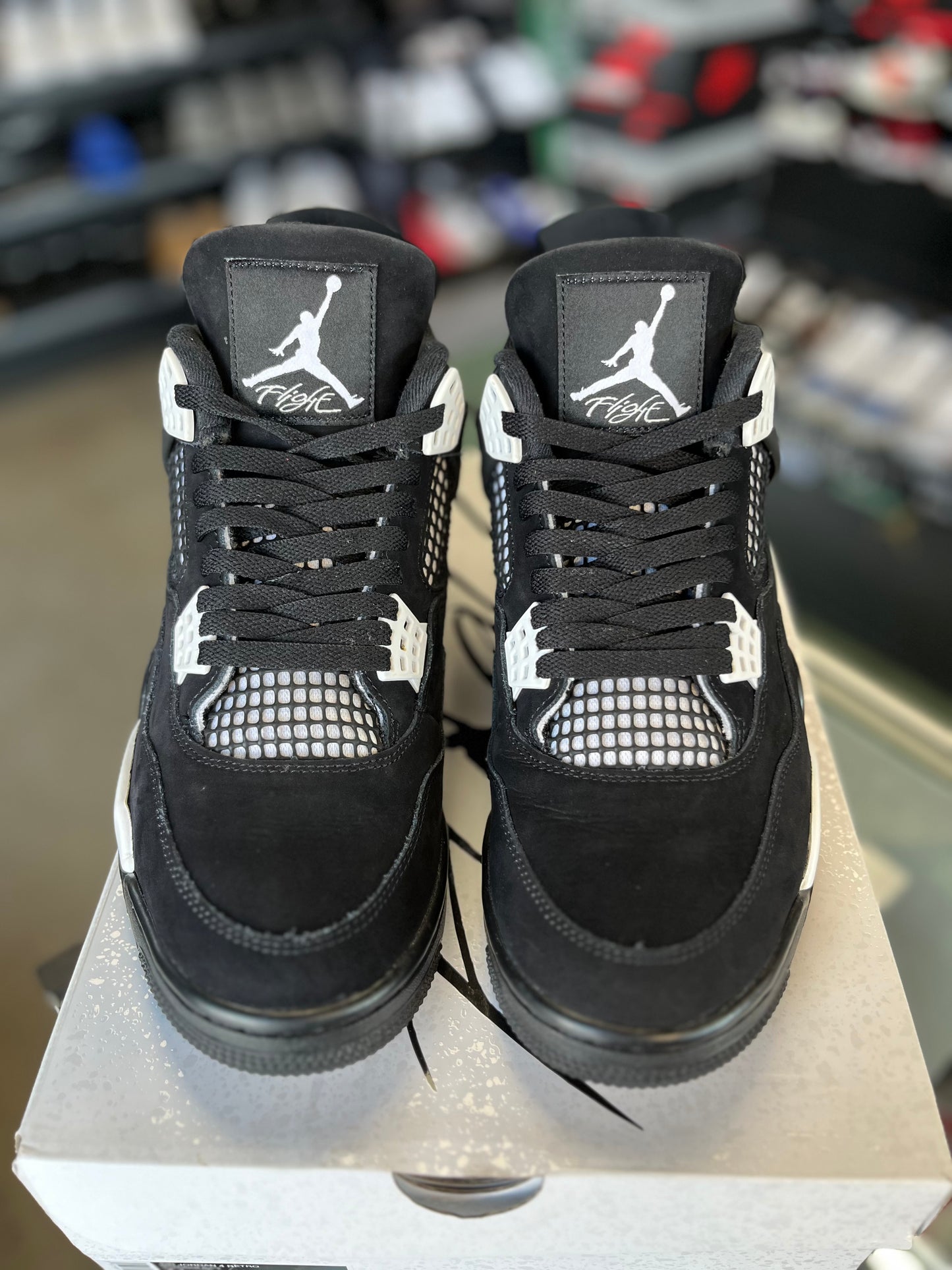 Jordan 4 “White Thunder” Size 11