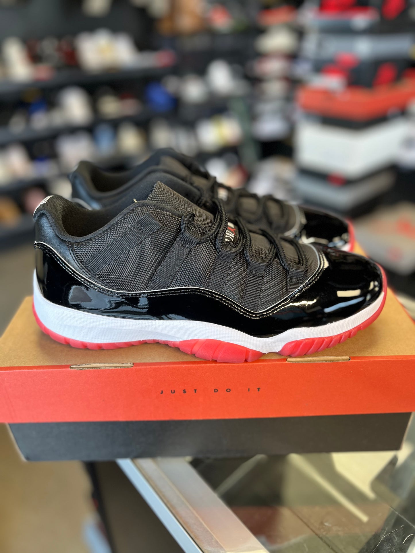 Jordan 11 Low “Bred” Size 10