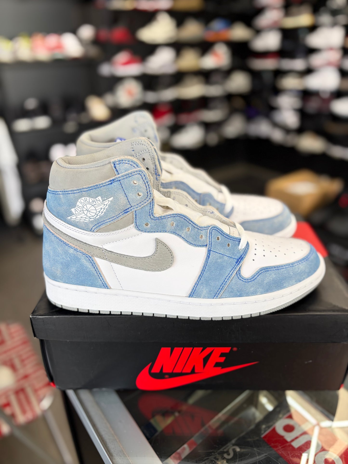 Jordan 1 “Hyper Royal” Size 12