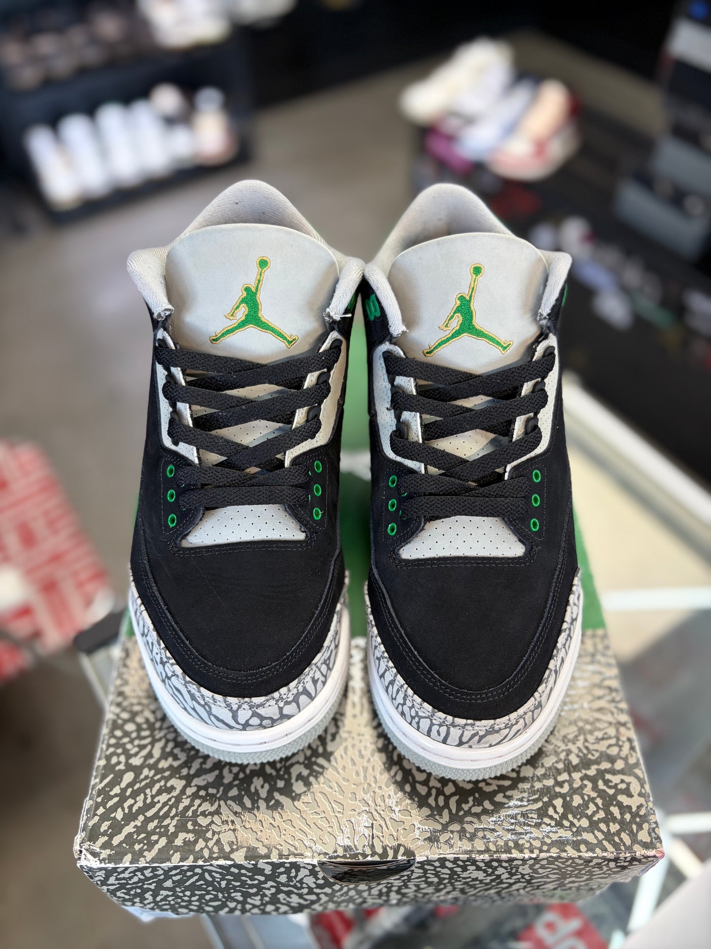 Jordan 3 “Pine Green” Size 9