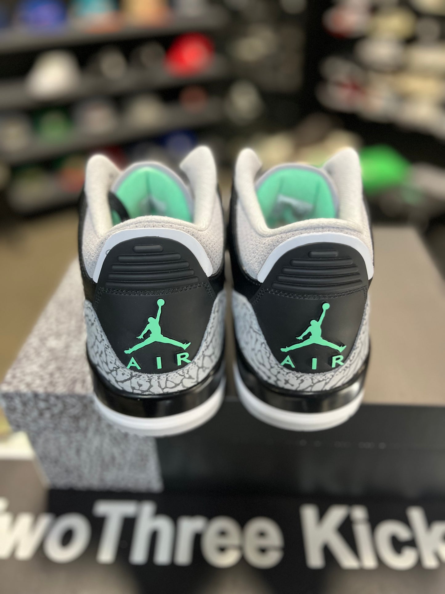 Jordan 3 “Green Glow” Size 11