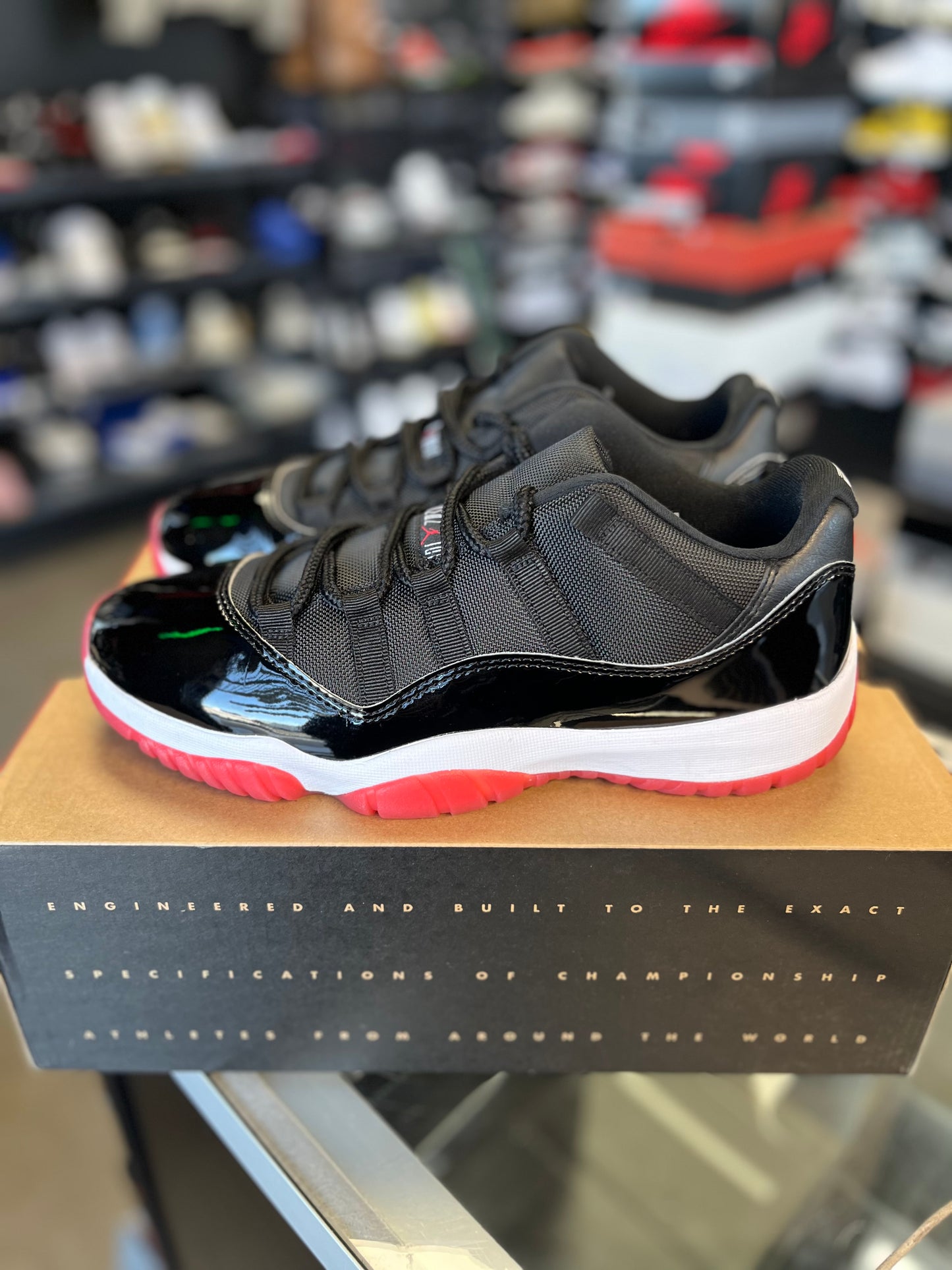 Jordan 11 Low “Bred” Size 10