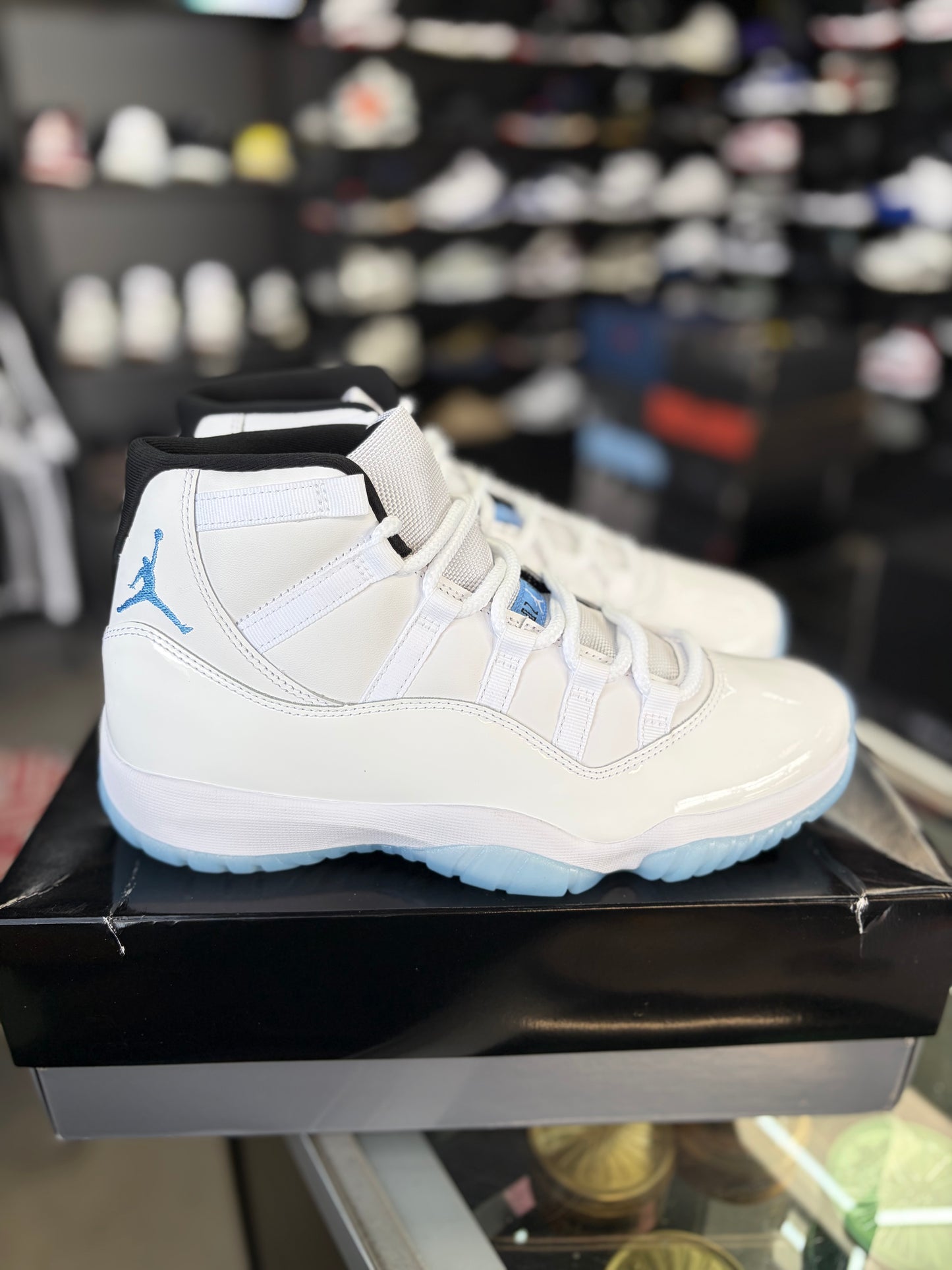 Jordan 11 “Legend Blue” Size 9