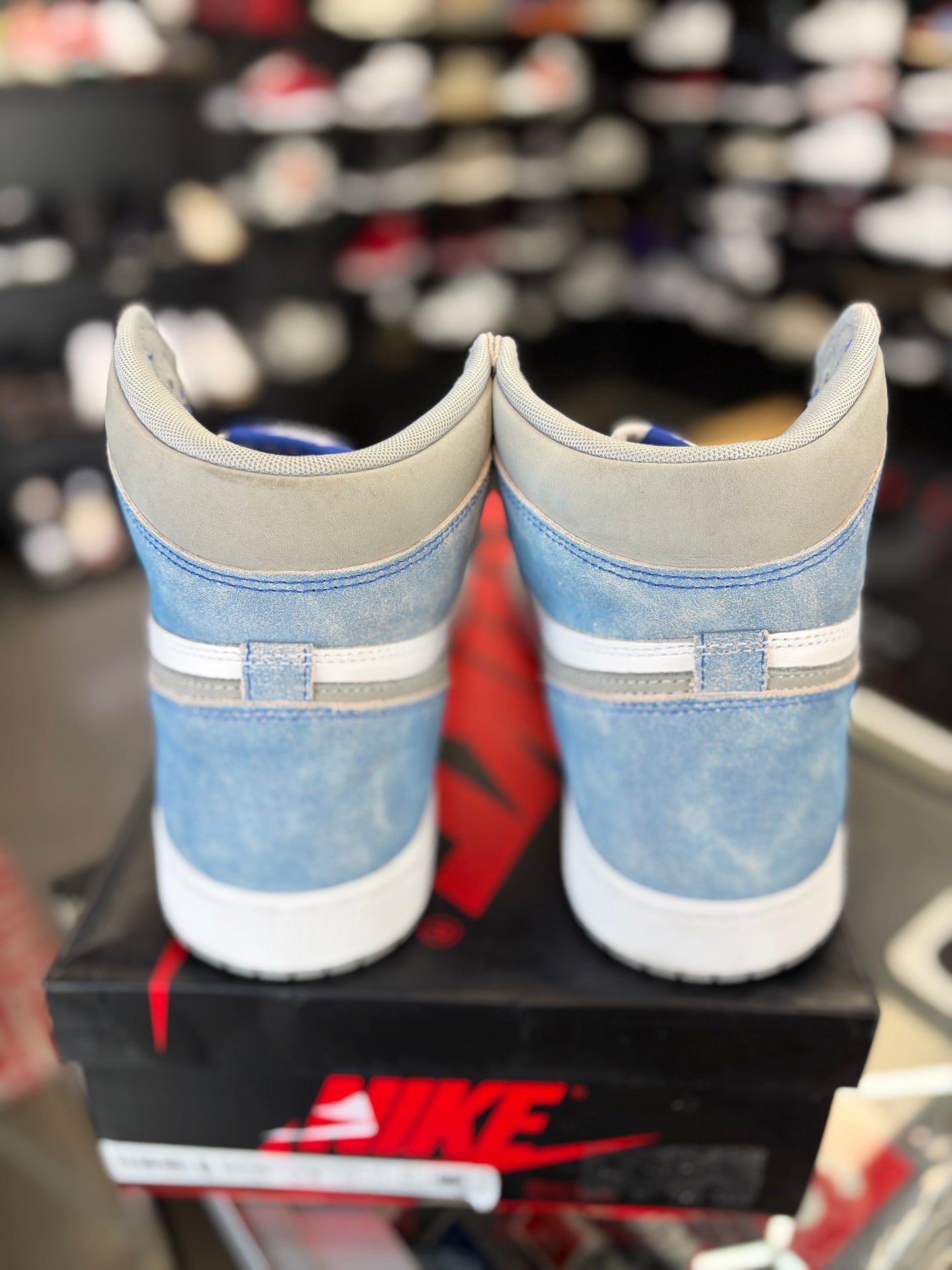 Jordan 1 “Hyper Royal” Size 12