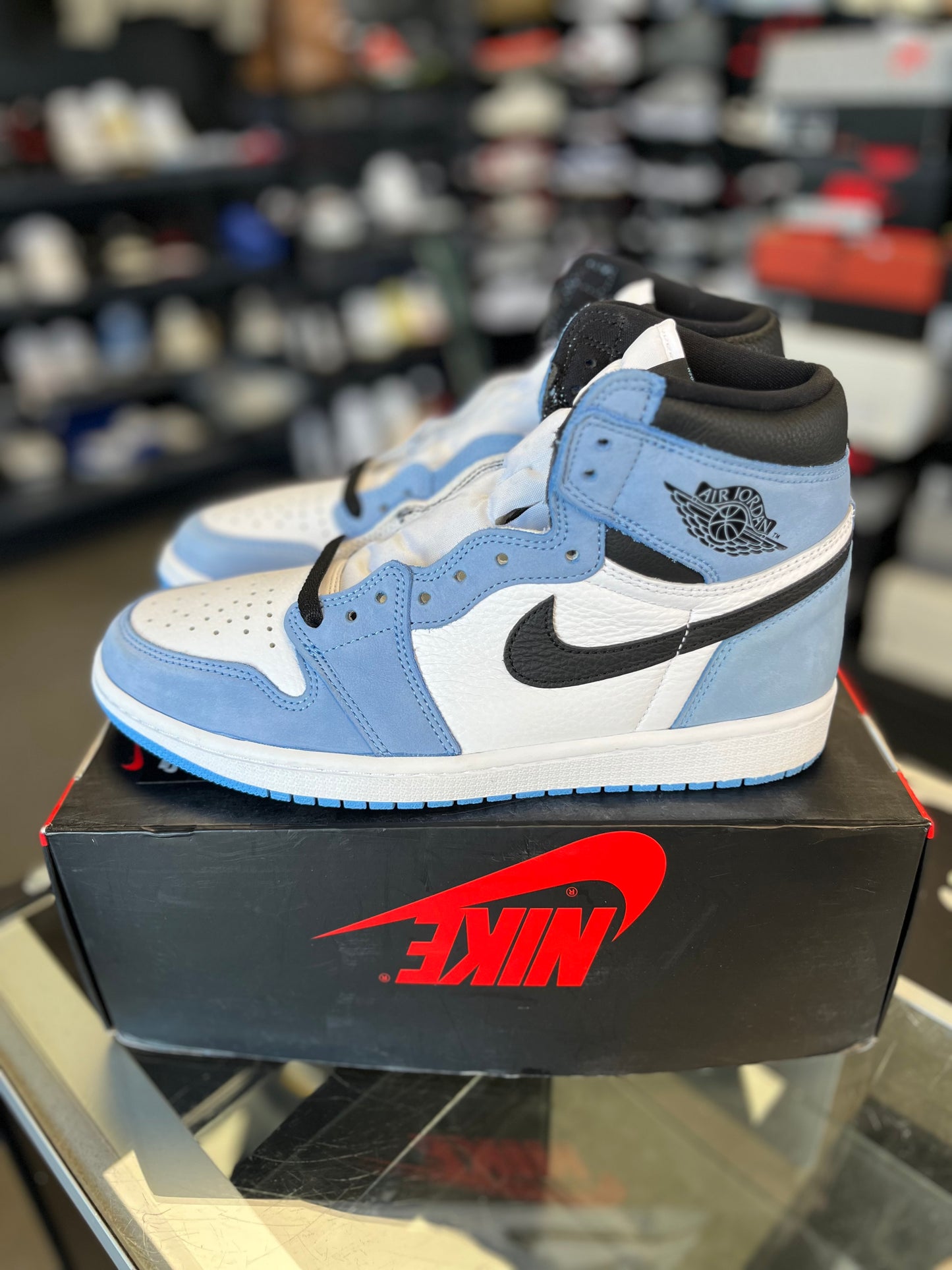 Jordan 1 “University Blue” Size 9.5