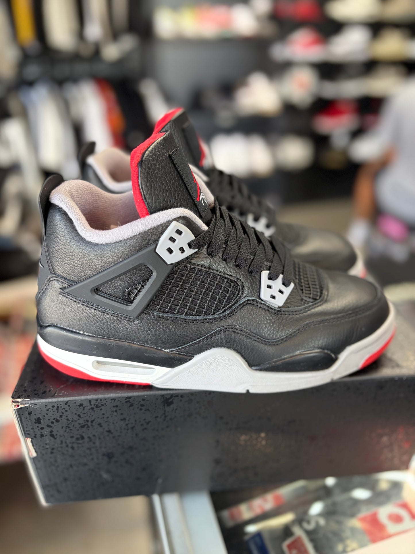 Jordan 4 “Bred Reimagined” (Gs) Size 7y/8.5w