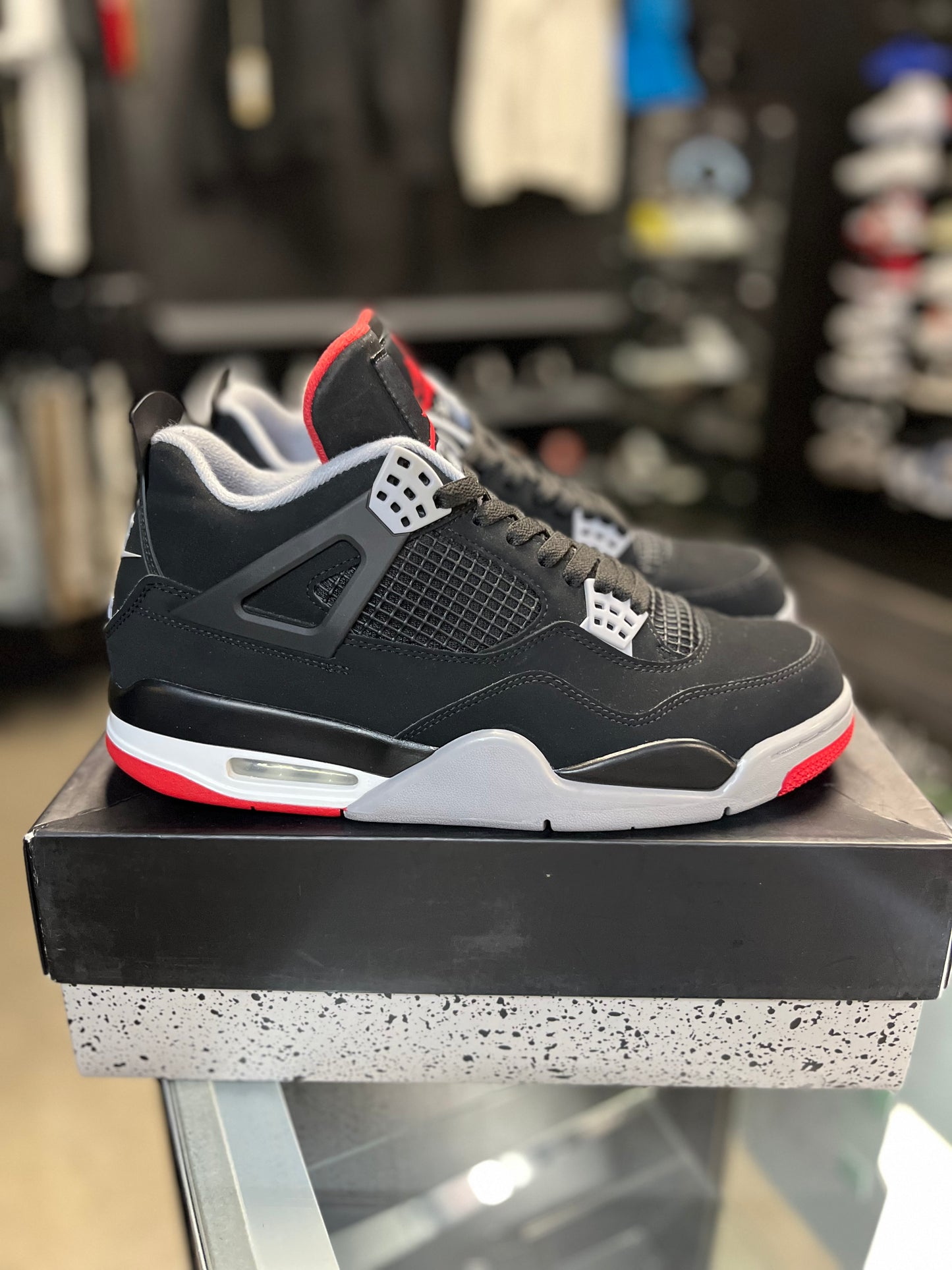 Jordan 4 “Bred” (2019) Size 10.5