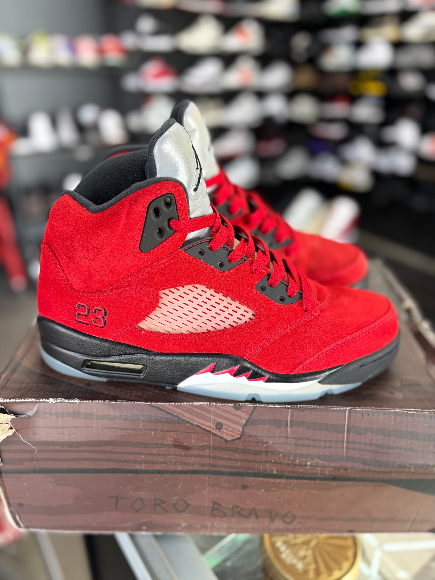 Jordan 5 “Raging Bull” Size 8.5
