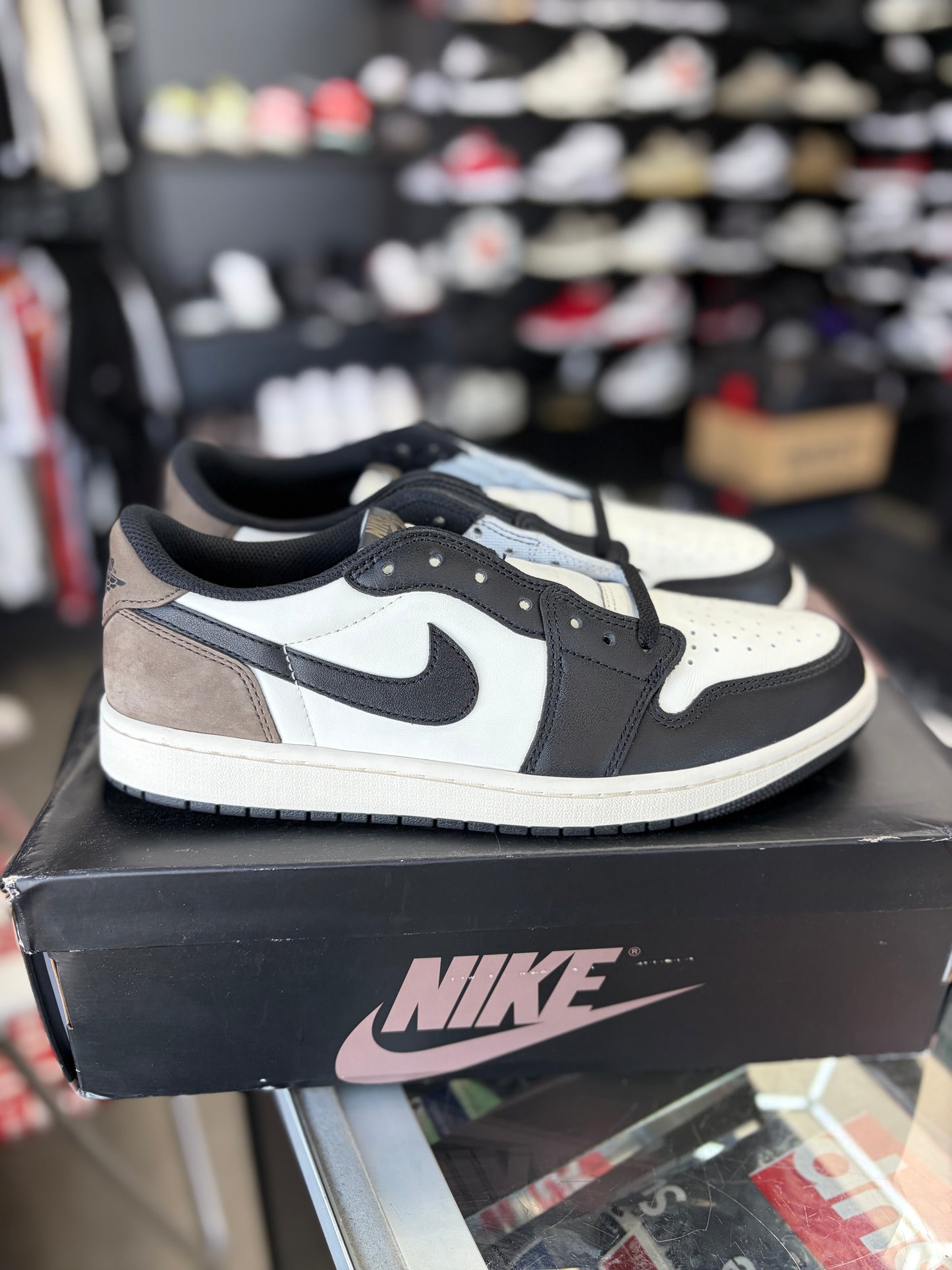 Jordan 1 Low “Mocha” Size 10.5