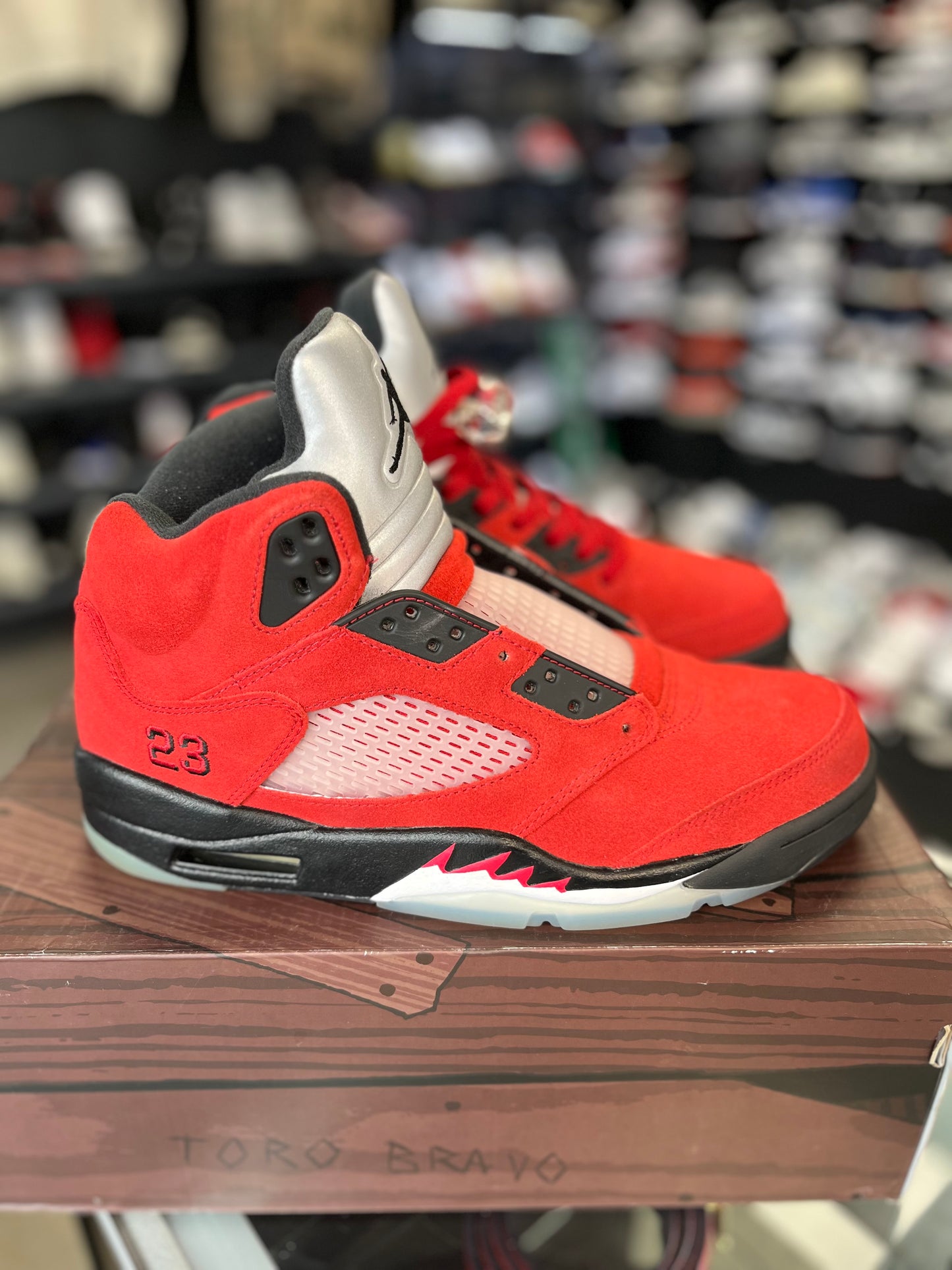 Jordan 5 “Raging Bull” Size 9.5